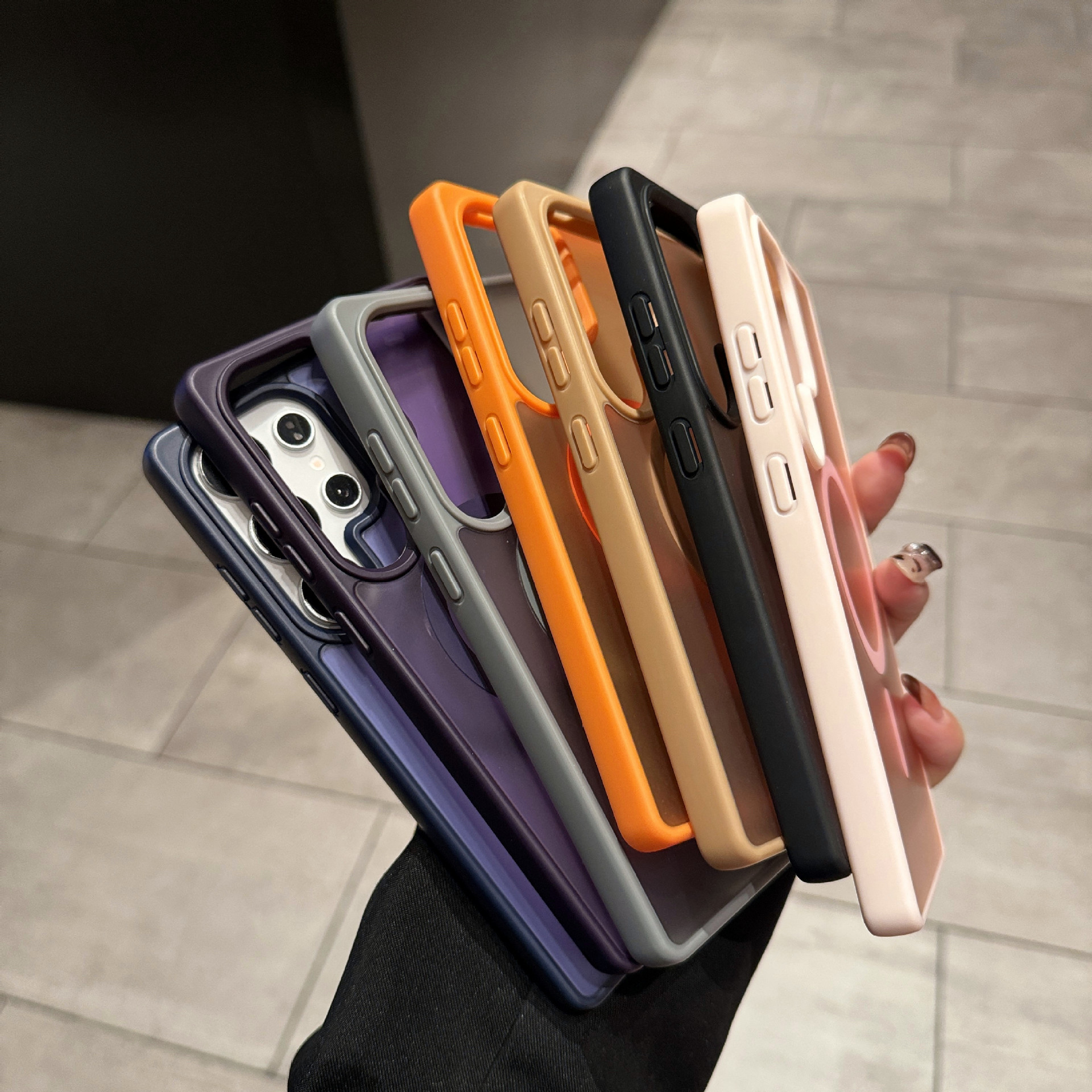 Compatible with Samsung S26 Ultra phone case A55 frosted semi-transparent S25FE wireless charging magnetic S24U skin-feel hard case
