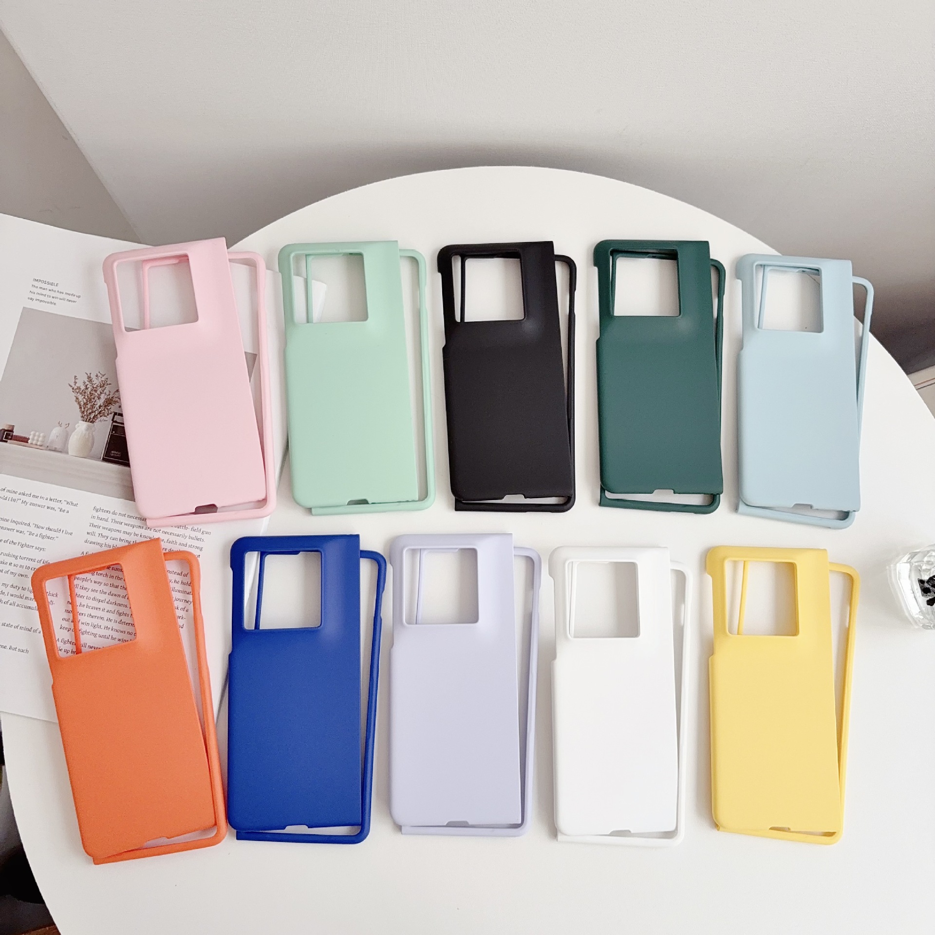 Ultra-thin, skin-feeling macaron-colored Motorola foldable screen PC protective case for Moto Razr Fold phones.