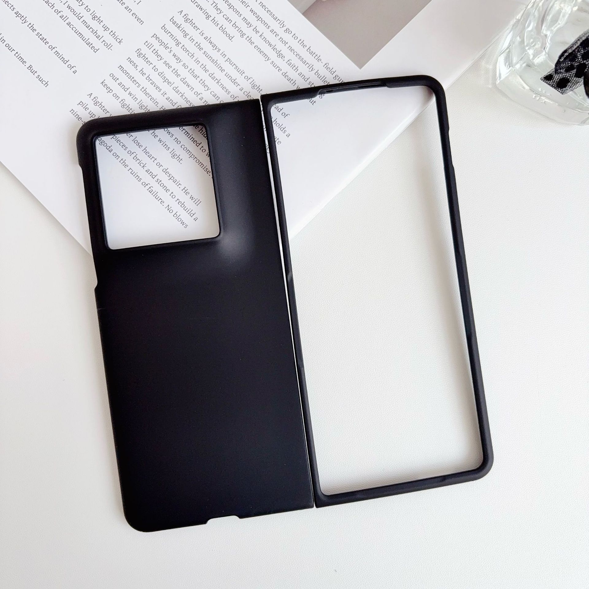 Ultra-thin, skin-feeling macaron-colored Motorola foldable screen PC protective case for Moto Razr Fold phones.