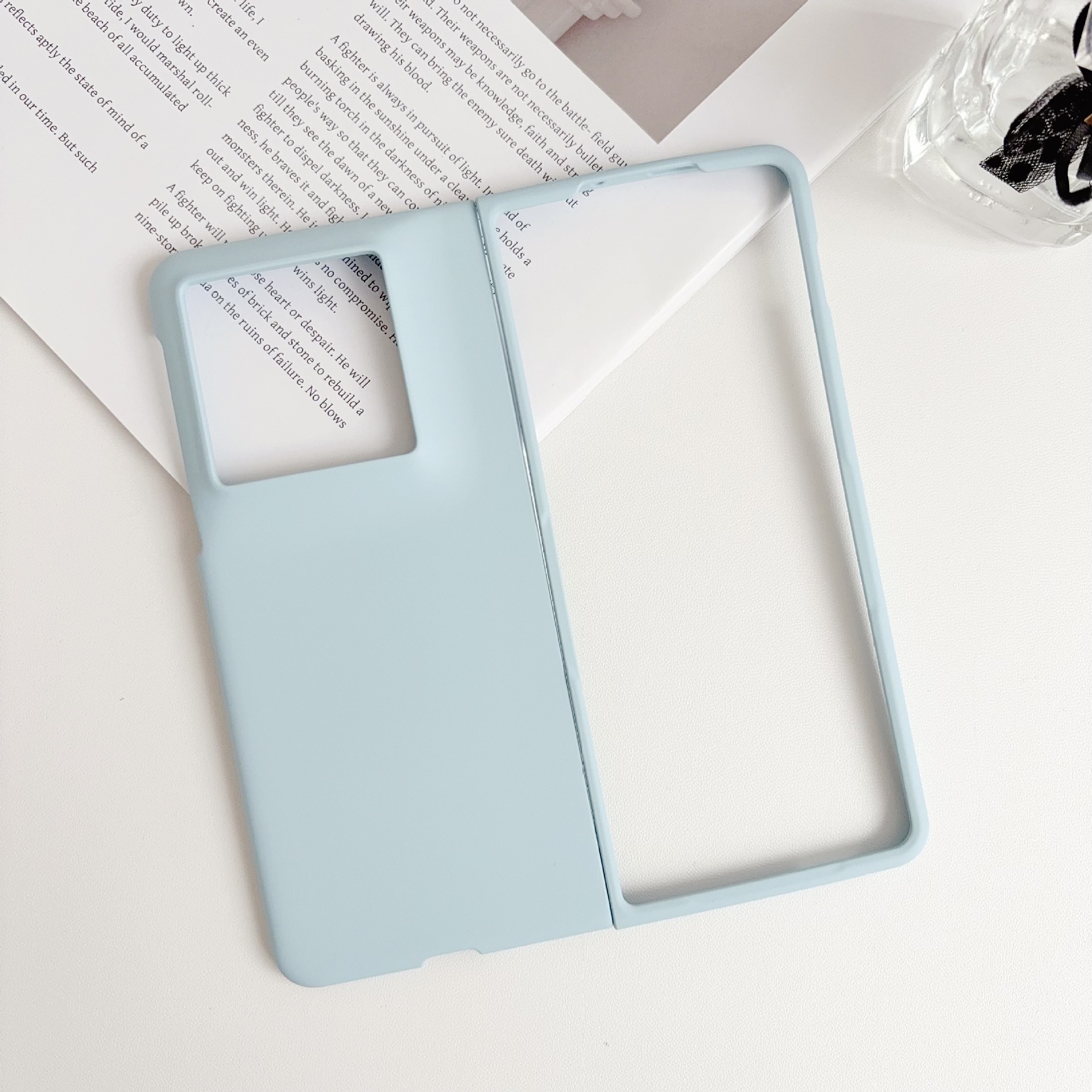 Ultra-thin, skin-feeling macaron-colored Motorola foldable screen PC protective case for Moto Razr Fold phones.