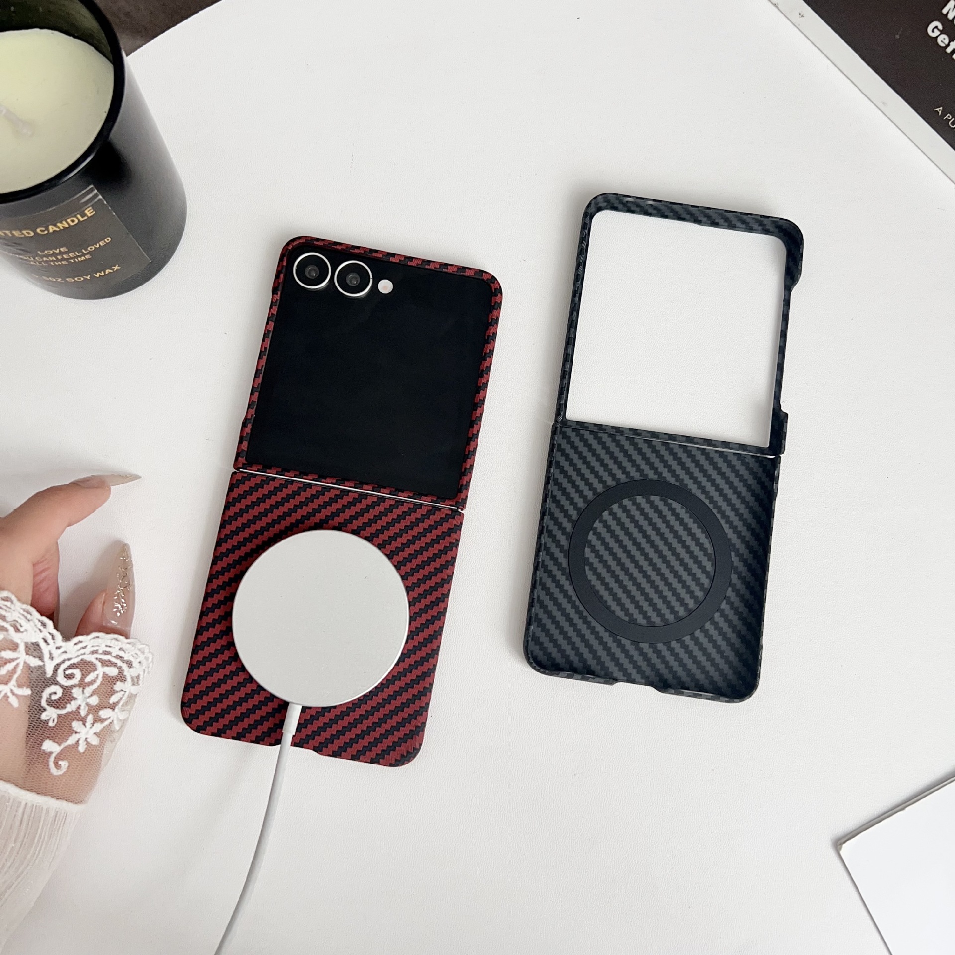 Compatible with Samsung ZFlip 8/7 phone case, built-in wireless charging, magnetic closure, 6/5 carbon fiber texture, 4/3 ultra-thin protective case
