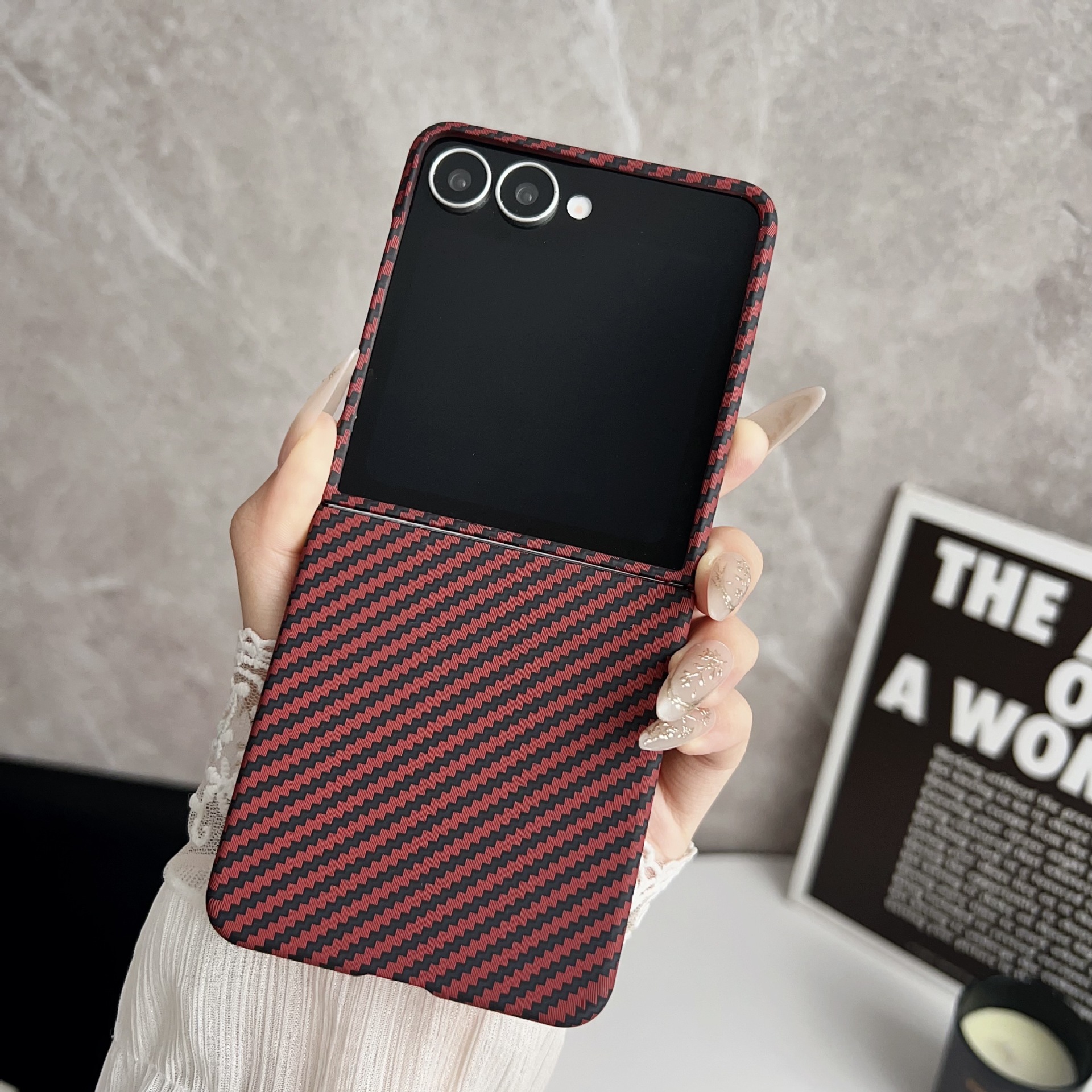 Compatible with Samsung ZFlip 8/7 phone case, built-in wireless charging, magnetic closure, 6/5 carbon fiber texture, 4/3 ultra-thin protective case