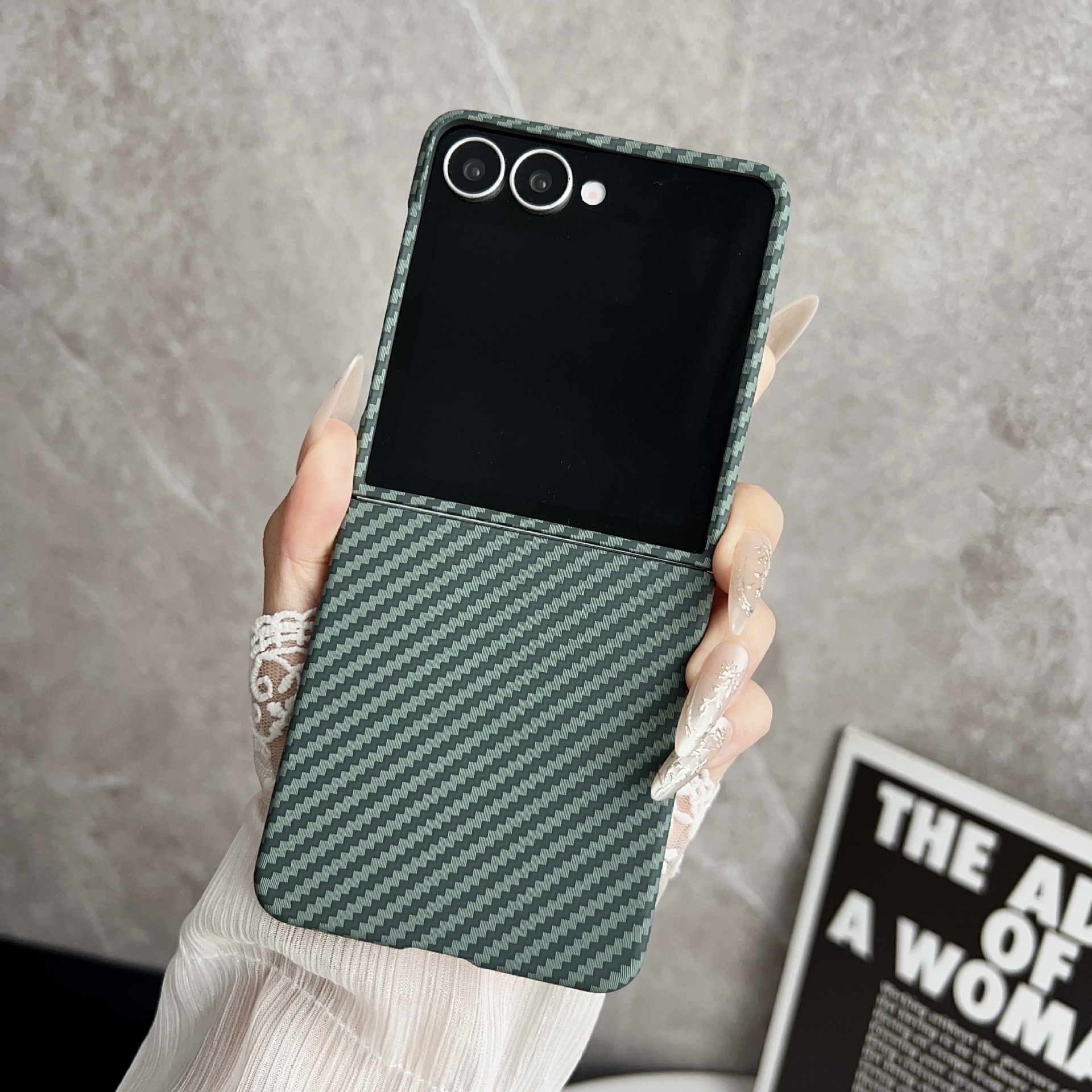 Compatible with Samsung ZFlip 8/7 phone case, built-in wireless charging, magnetic closure, 6/5 carbon fiber texture, 4/3 ultra-thin protective case