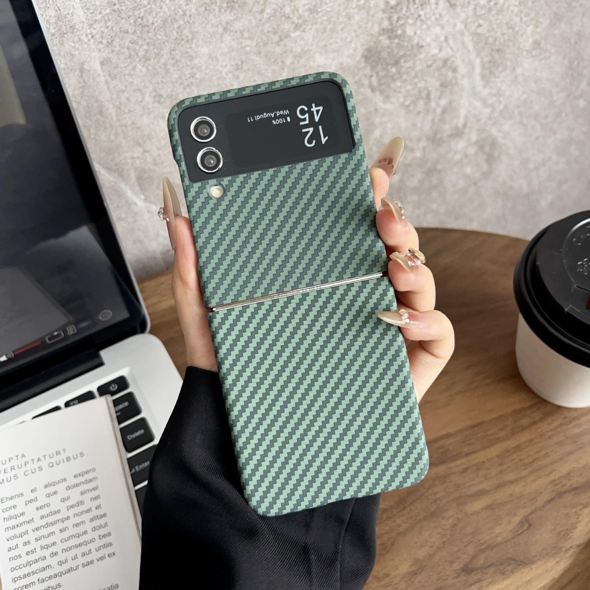 Compatible with Samsung ZFlip 8/7 phone case, built-in wireless charging, magnetic closure, 6/5 carbon fiber texture, 4/3 ultra-thin protective case