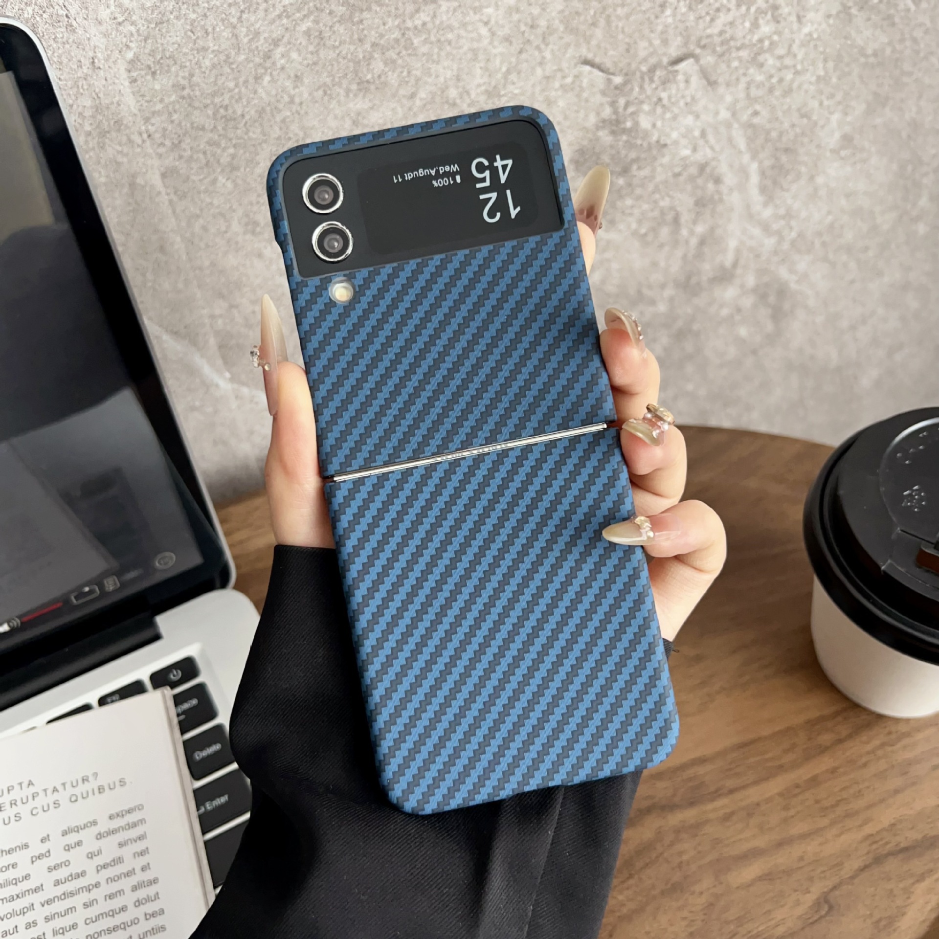 Compatible with Samsung ZFlip 8/7 phone case, built-in wireless charging, magnetic closure, 6/5 carbon fiber texture, 4/3 ultra-thin protective case