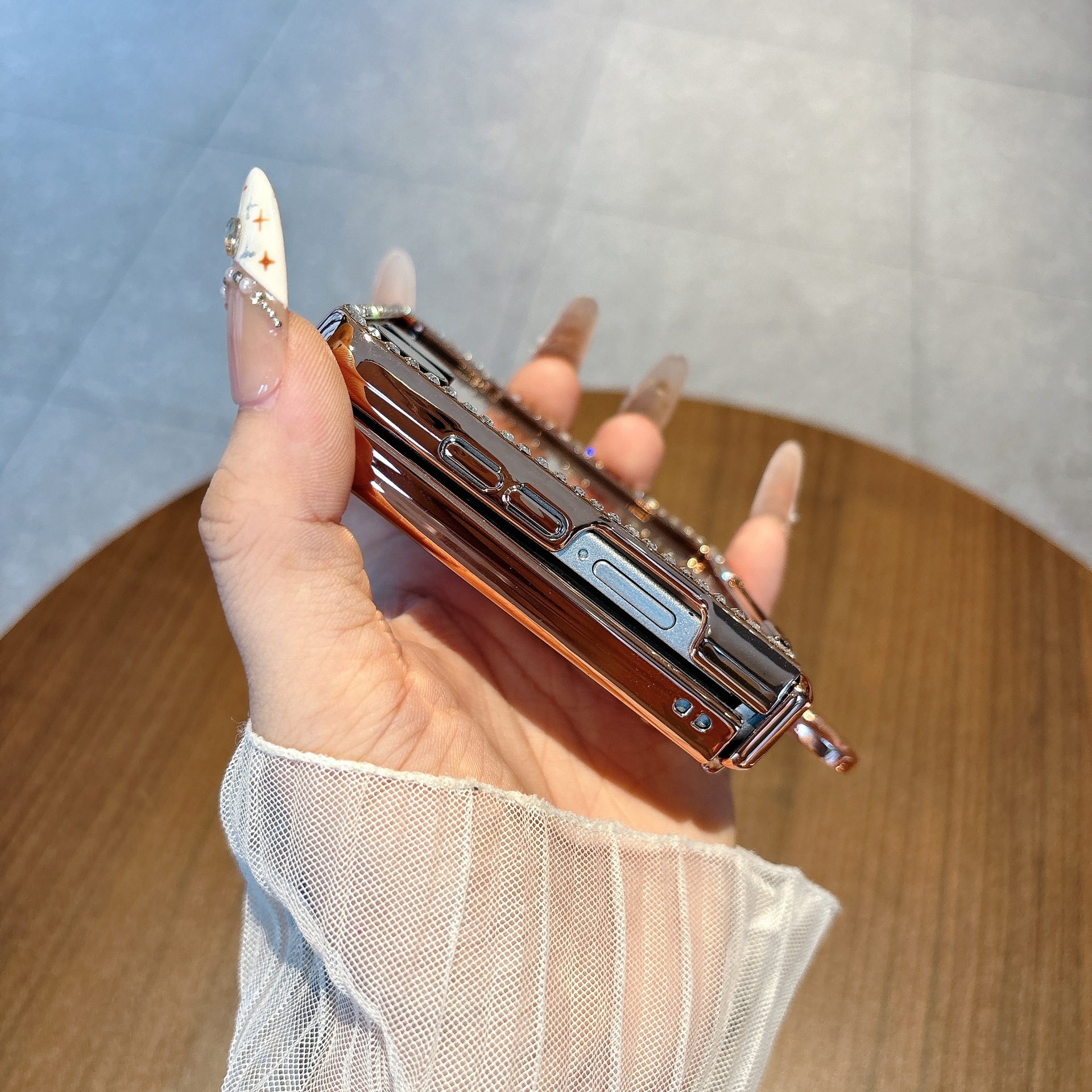 Compatible with Samsung Z Flip8 phone case 7/6/5, electroplated ring holder, vegan leather, rhinestone-studded hinge, full-coverage protective case