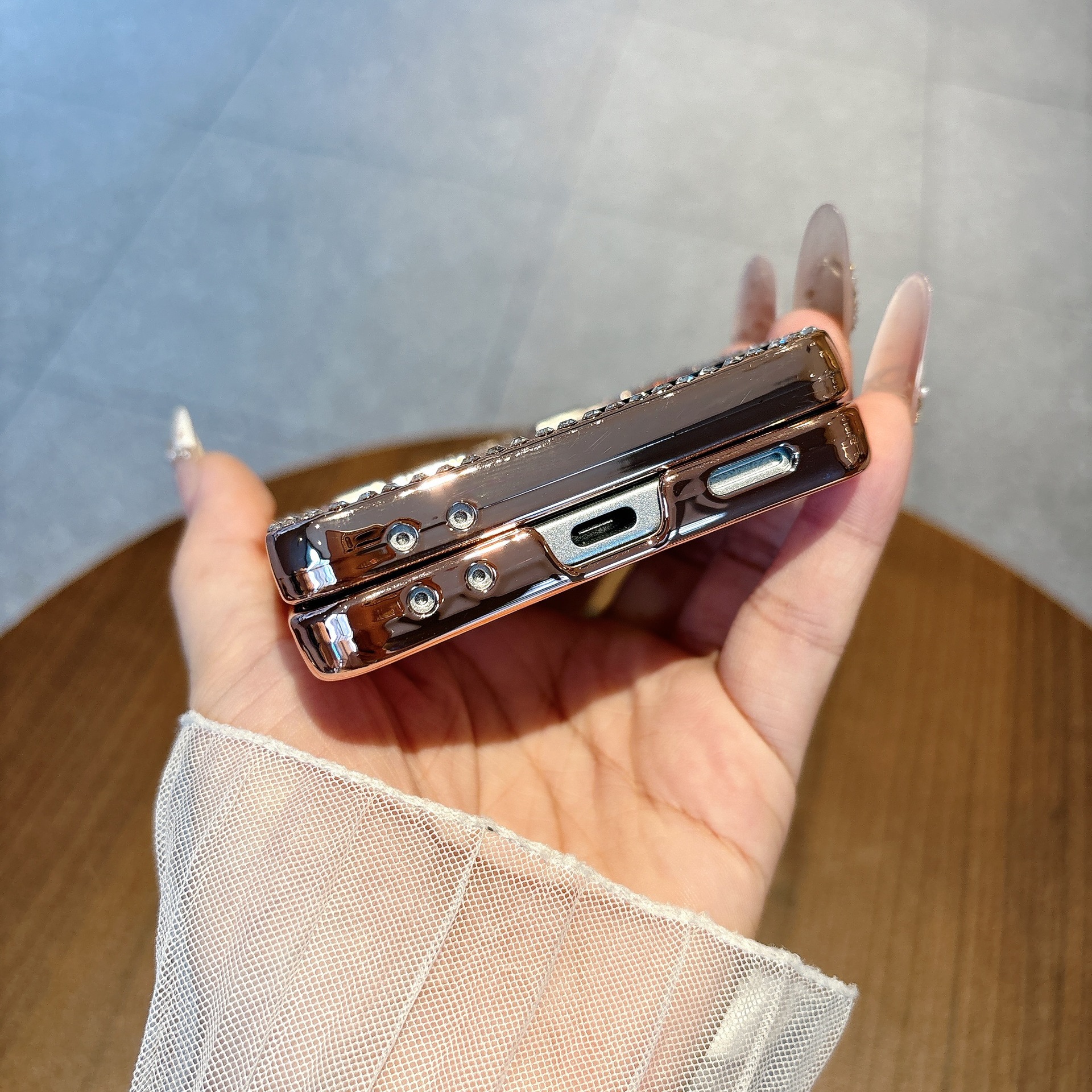 Compatible with Samsung Z Flip8 phone case 7/6/5, electroplated ring holder, vegan leather, rhinestone-studded hinge, full-coverage protective case