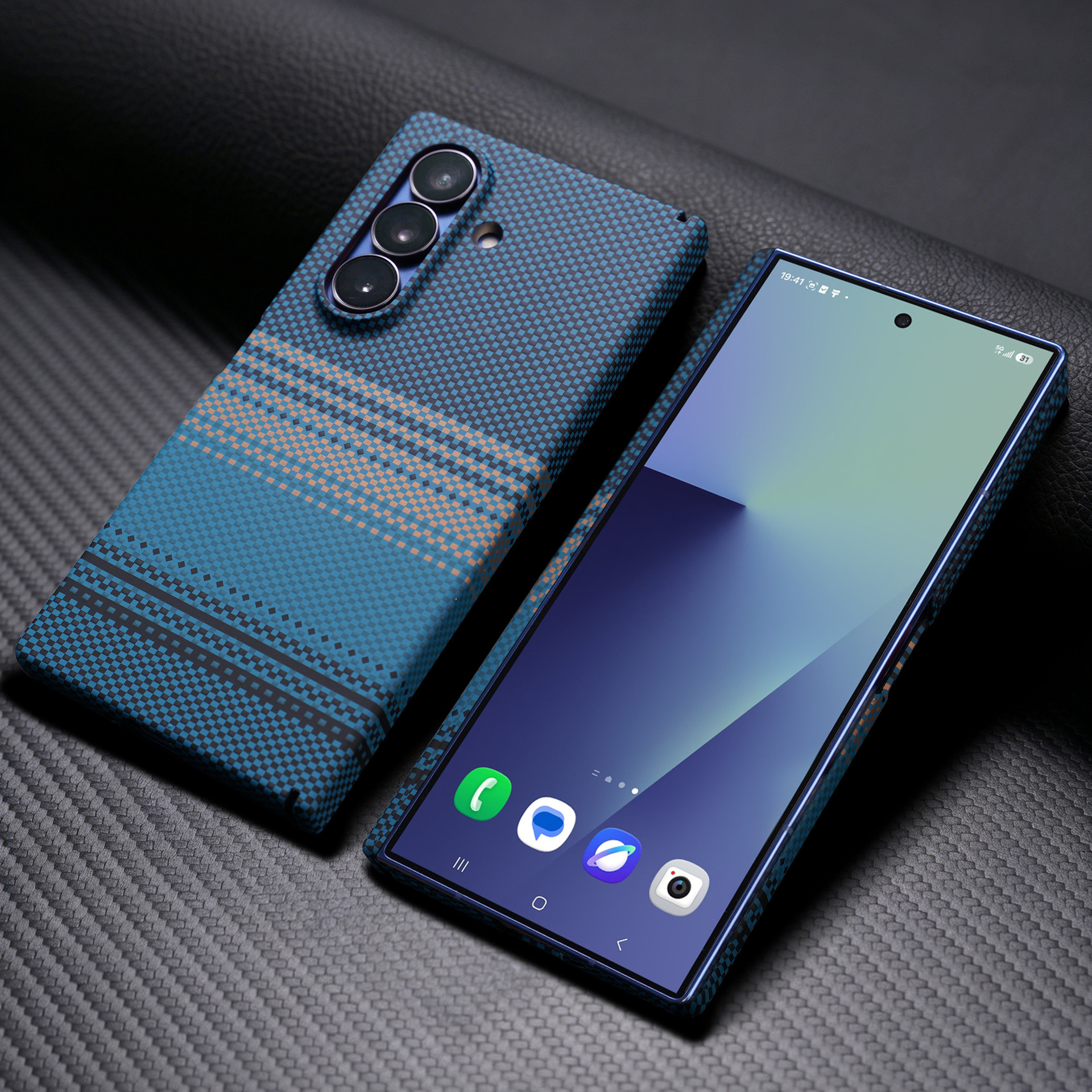 Compatible with Samsung Z Fold8 Ultra phone case, 7/6 inches with built-in wireless charging and magnetic attachment, 5/4 inches with central axis full-coverage protective case.