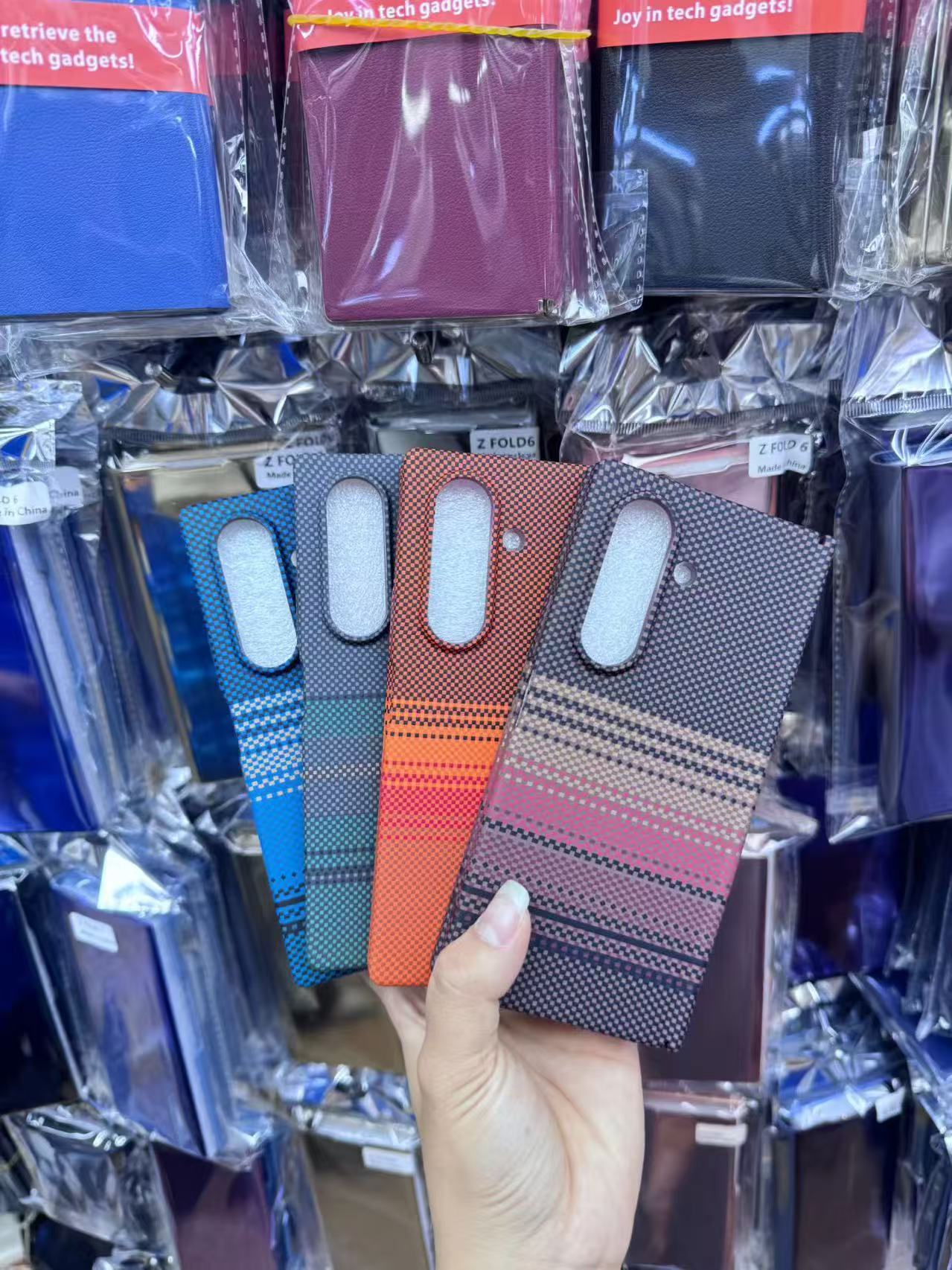 Compatible with Samsung Z Fold8 Ultra phone case, 7/6 inches with built-in wireless charging and magnetic attachment, 5/4 inches with central axis full-coverage protective case.