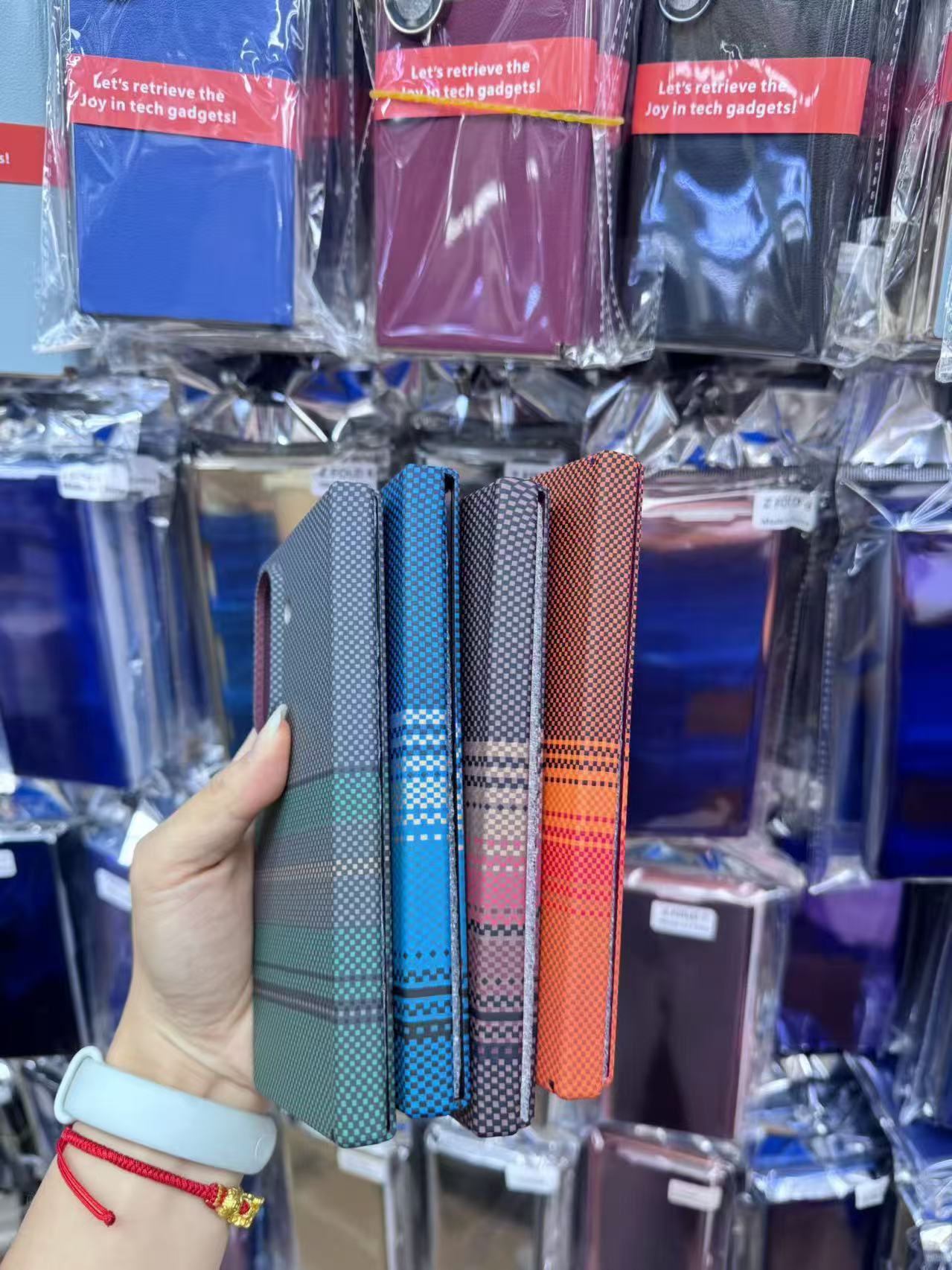 Compatible with Samsung Z Fold8 Ultra phone case, 7/6 inches with built-in wireless charging and magnetic attachment, 5/4 inches with central axis full-coverage protective case.