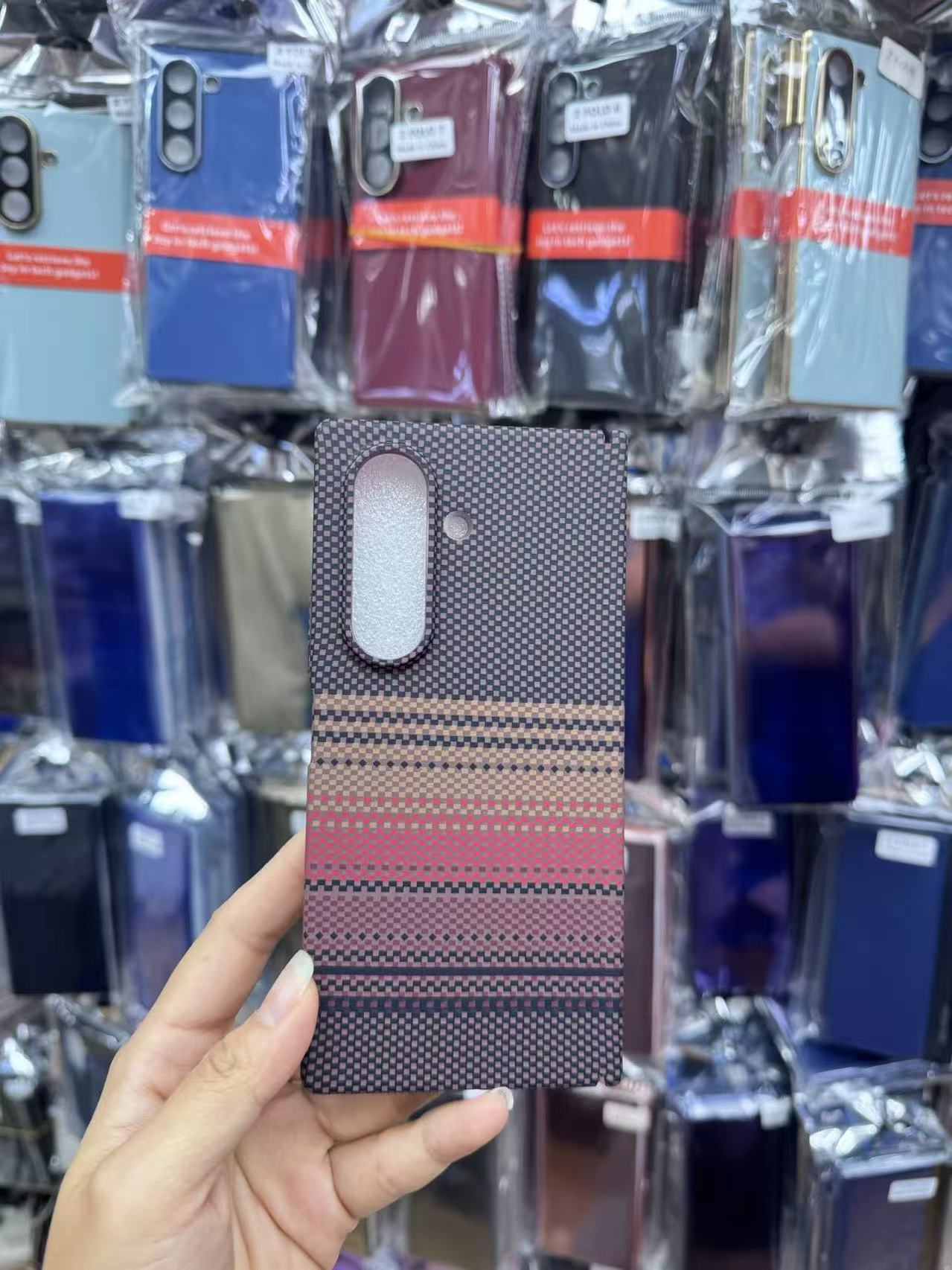 Compatible with Samsung Z Fold8 Ultra phone case, 7/6 inches with built-in wireless charging and magnetic attachment, 5/4 inches with central axis full-coverage protective case.