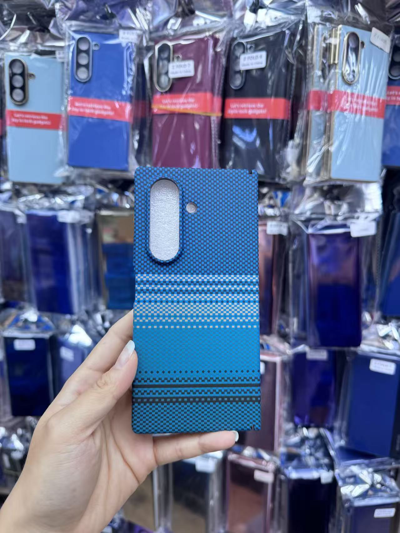Compatible with Samsung Z Fold8 Ultra phone case, 7/6 inches with built-in wireless charging and magnetic attachment, 5/4 inches with central axis full-coverage protective case.