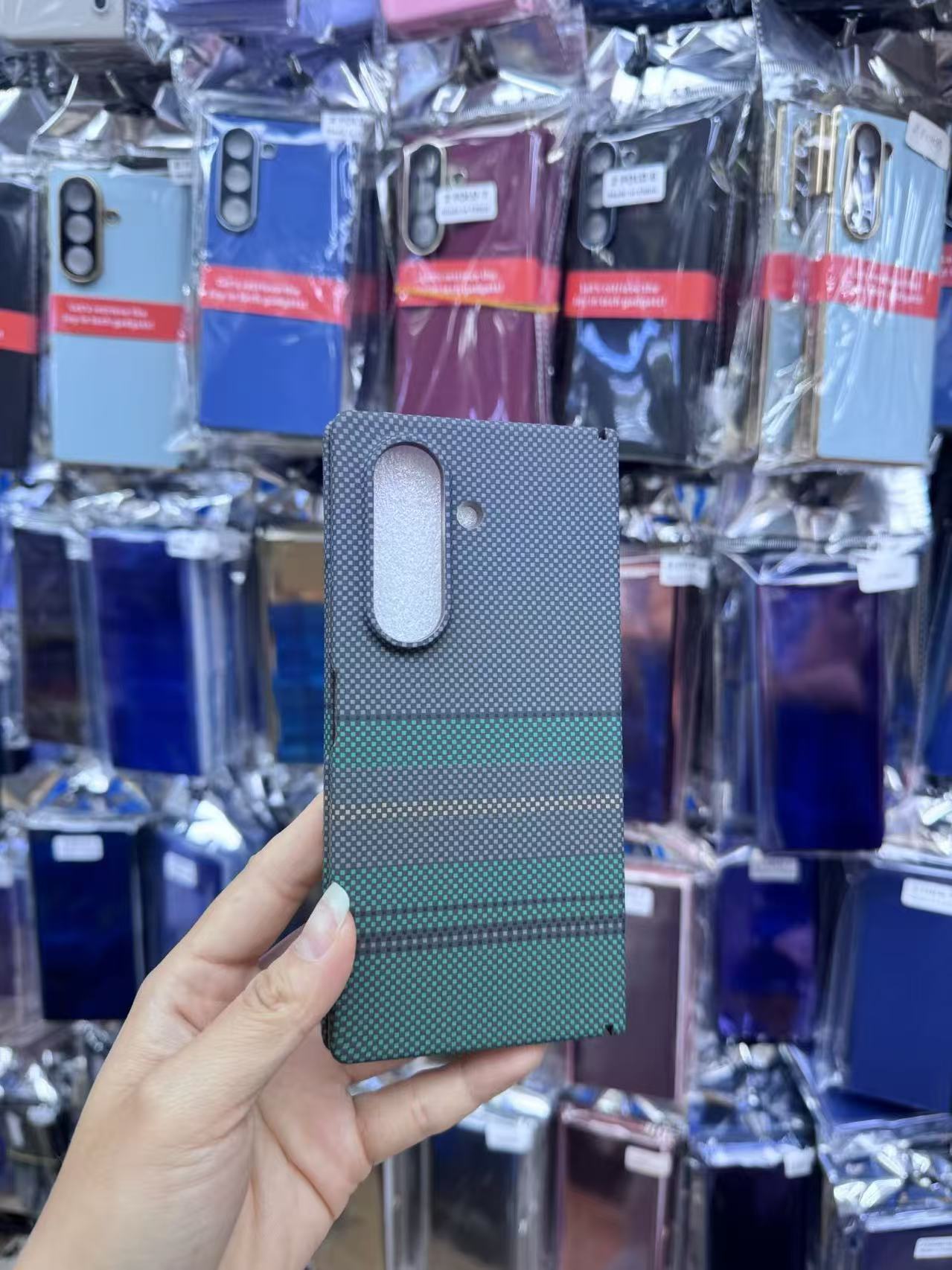 Compatible with Samsung Z Fold8 Ultra phone case, 7/6 inches with built-in wireless charging and magnetic attachment, 5/4 inches with central axis full-coverage protective case.