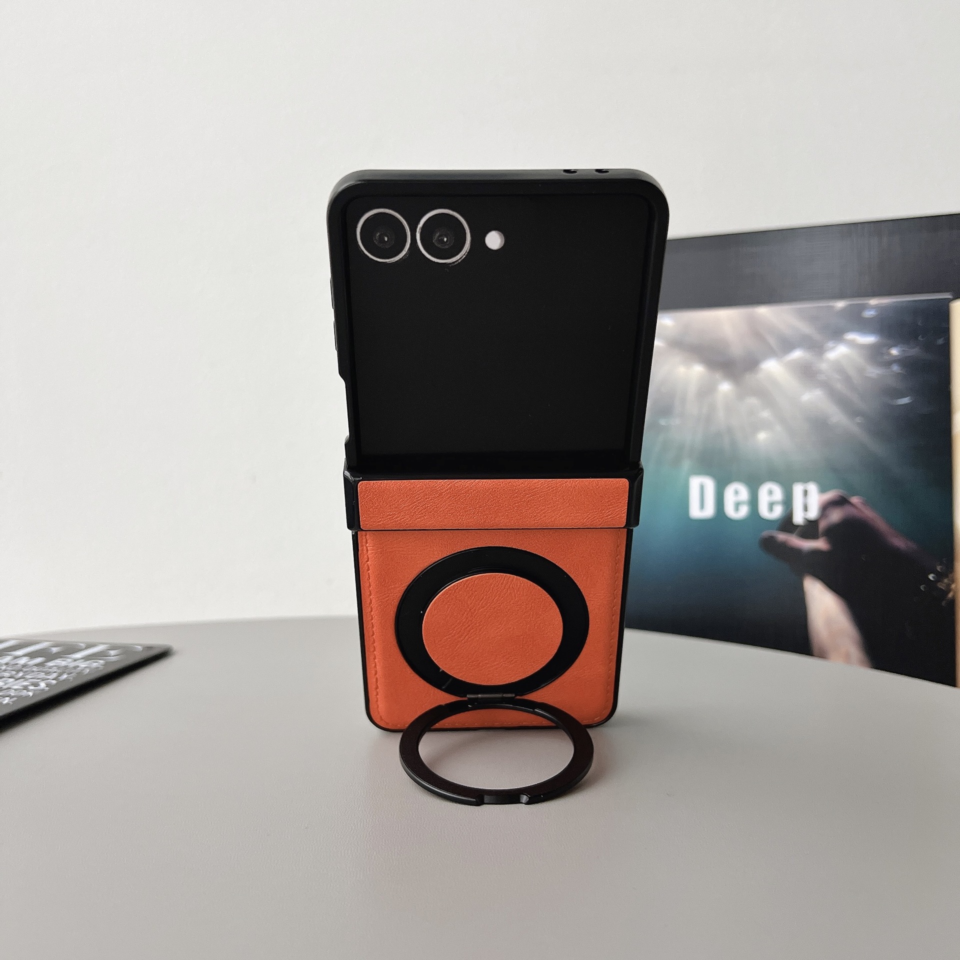 Compatible with Samsung ZFlip 8/7 phone case, magnetic rotating stand, wireless charging, 6/5 vegan leather, drop-proof, 4/3 protective case