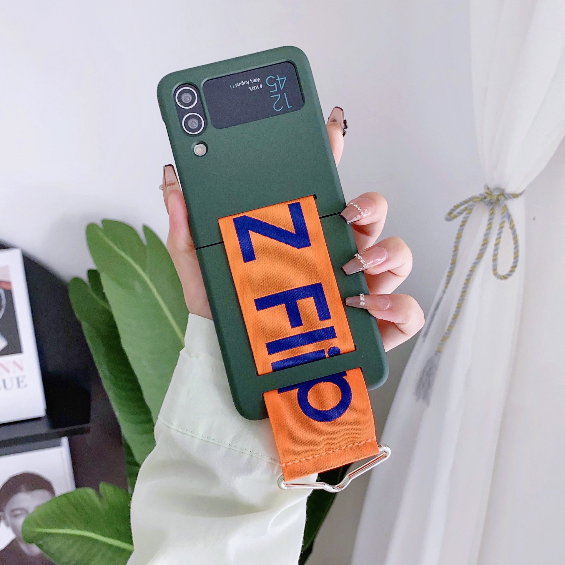Compatible with Samsung Z Flip7/6/5 phone cases, Flip4/3 letter wristbands, stylish ultra-thin folding screen protective cases