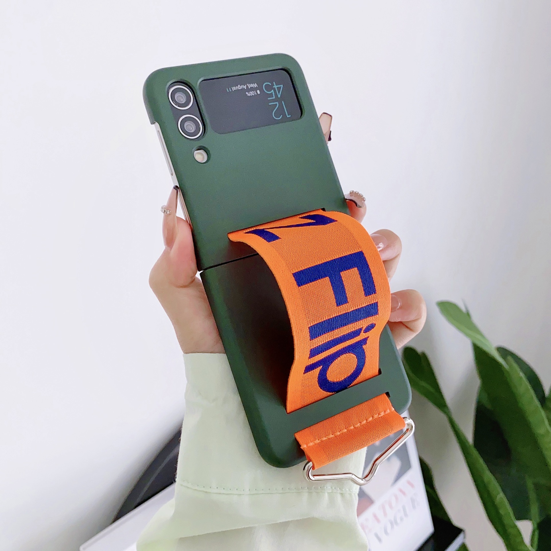 Compatible with Samsung Z Flip7/6/5 phone cases, Flip4/3 letter wristbands, stylish ultra-thin folding screen protective cases