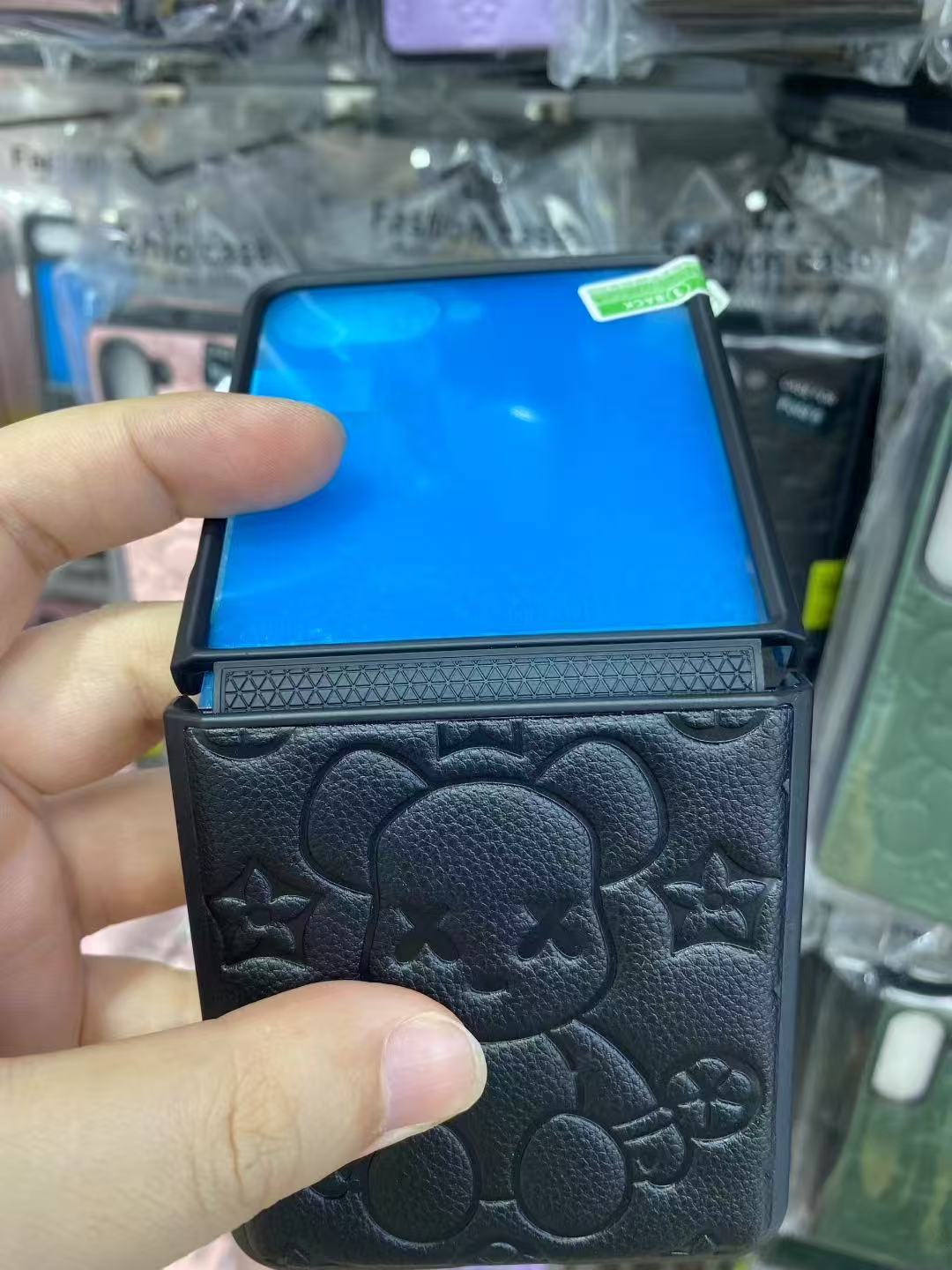 Compatible with Samsung Z Flip 7/6/5 phone cases, TPU hinge, 4/3 folding screen, vegan leather, drop-proof protective case.