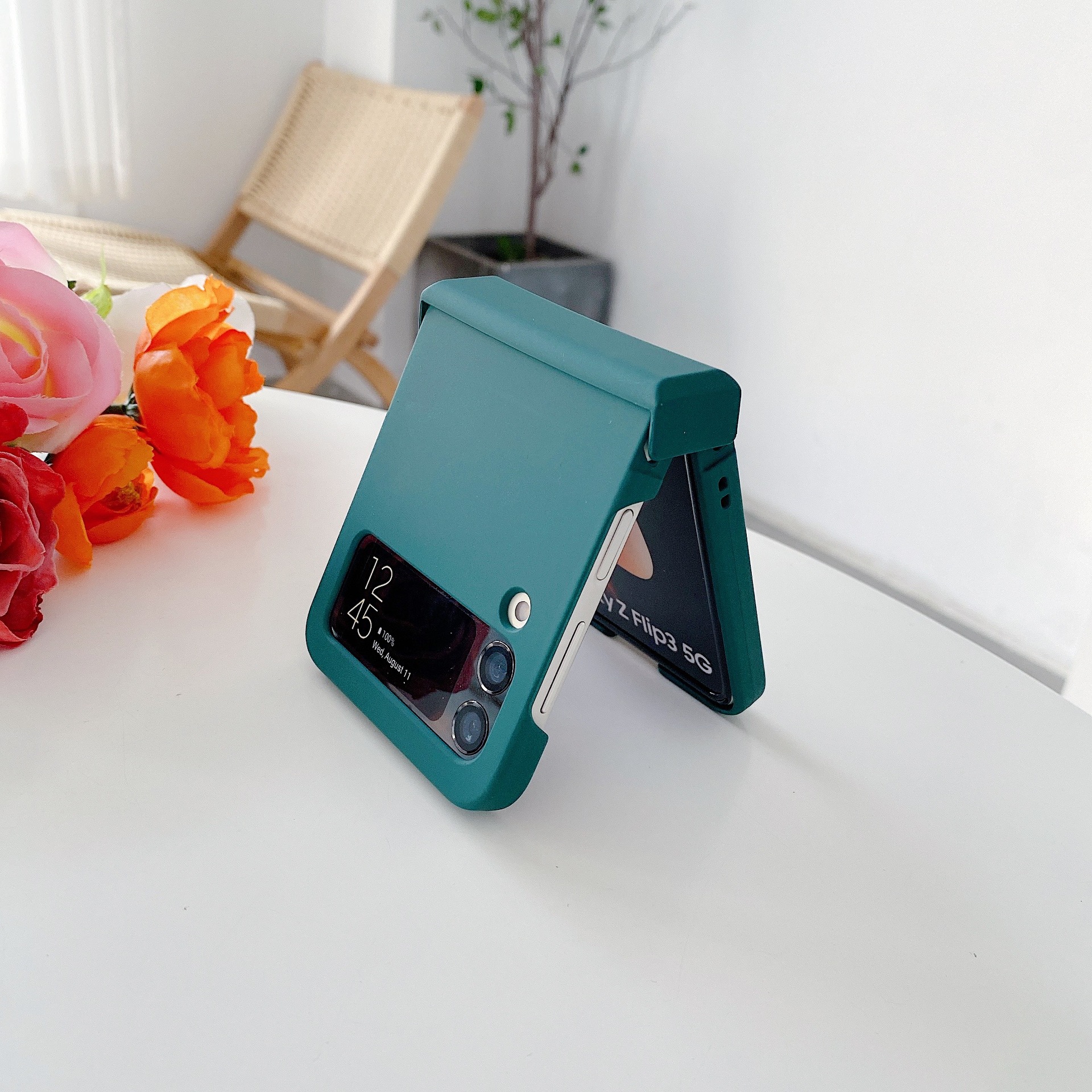 Compatible with Samsung Z Flip 3/4/5/6 phone cases, macaron solid color hinge three-piece set for foldable screen protection.