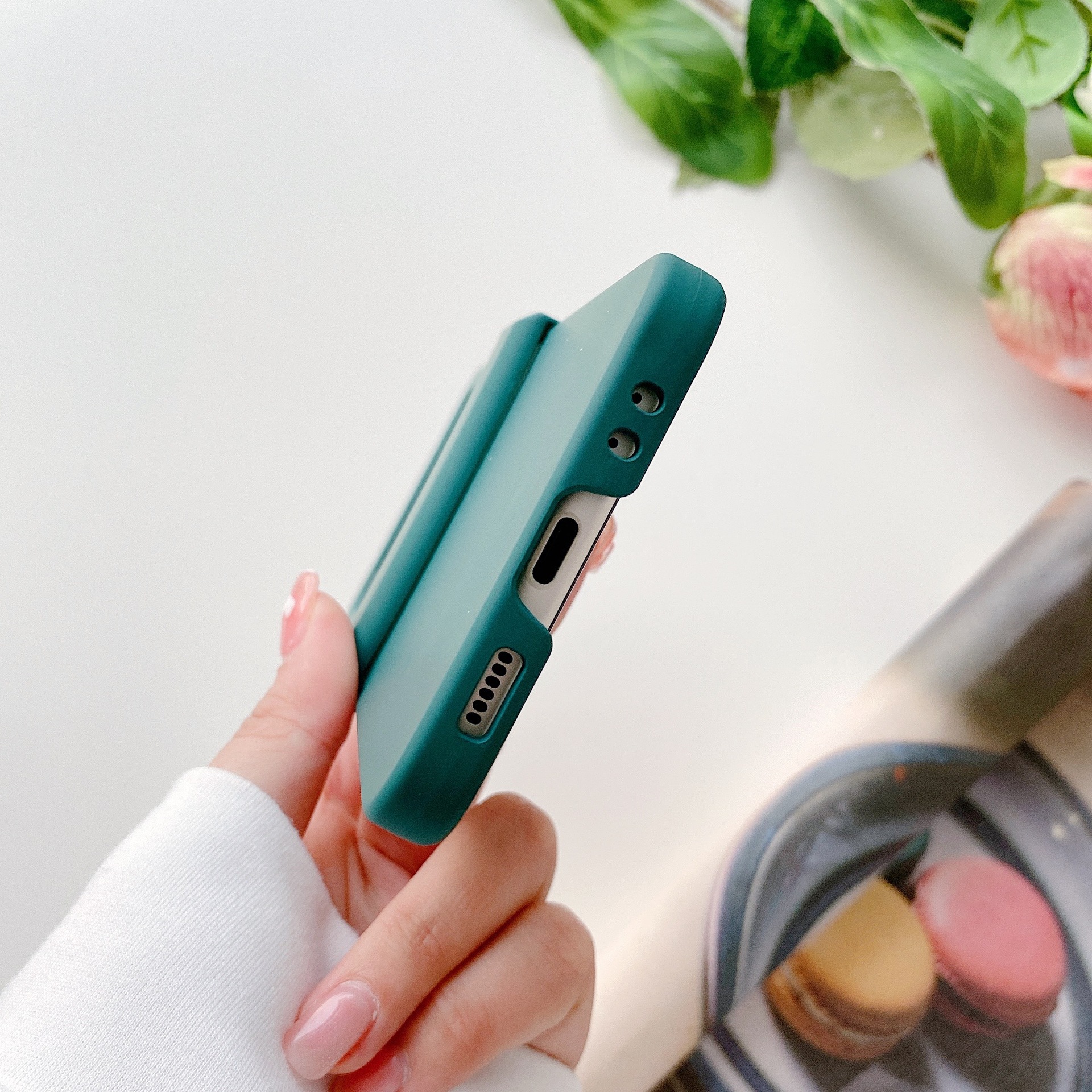 Compatible with Samsung Z Flip 3/4/5/6 phone cases, macaron solid color hinge three-piece set for foldable screen protection.