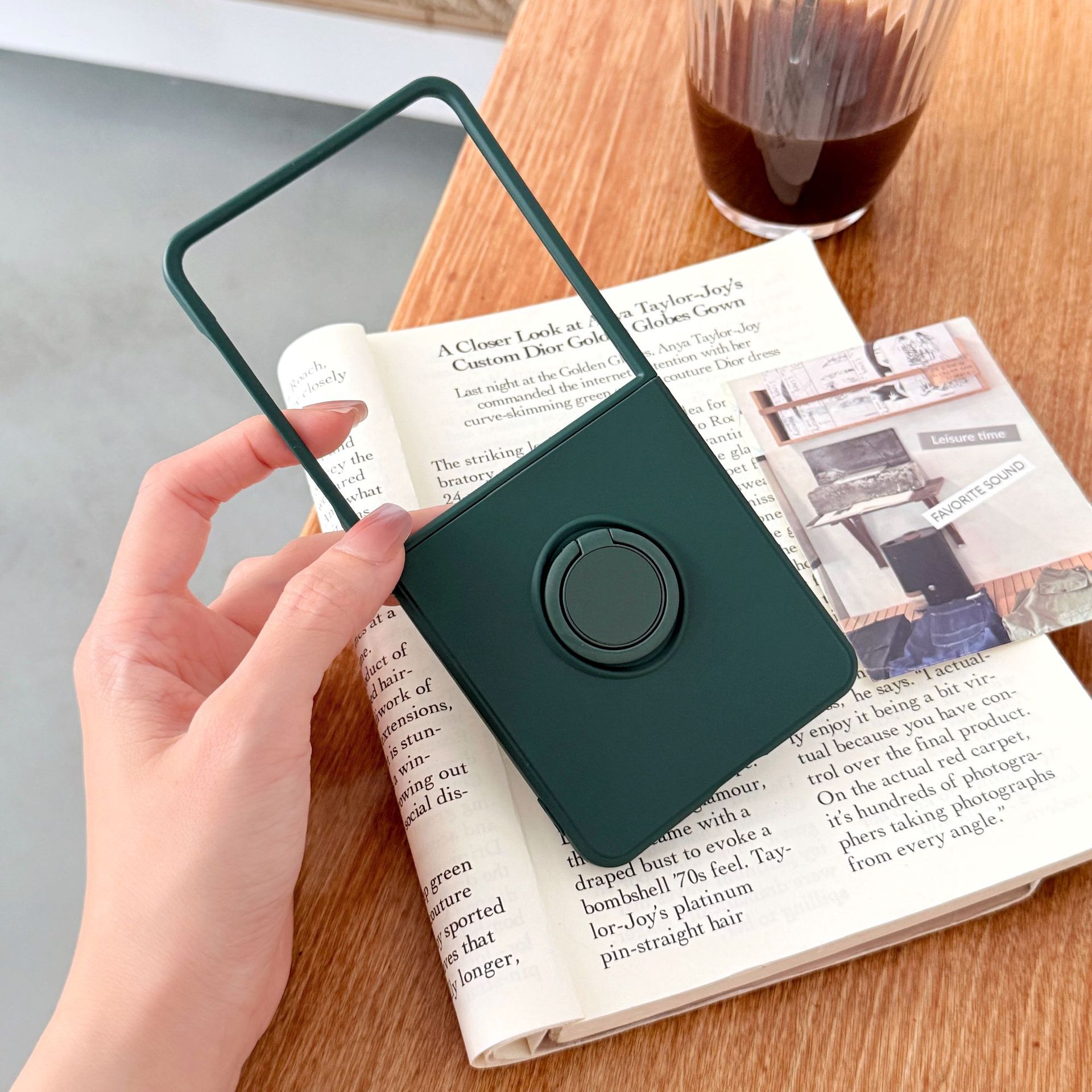 Compatible with Samsung Z Flip 7/6/5 phone cases, TPU silicone rings, 4/3 stylish couple protective cases.