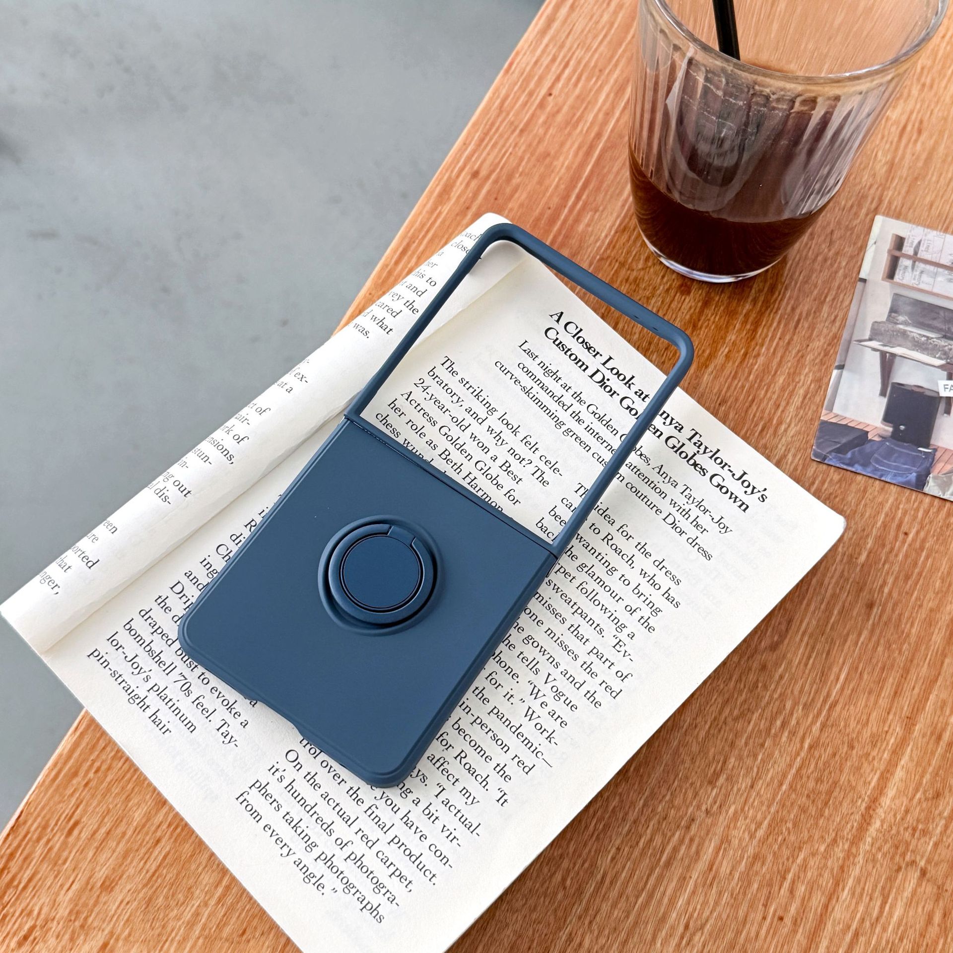 Compatible with Samsung Z Flip 7/6/5 phone cases, TPU silicone rings, 4/3 stylish couple protective cases.
