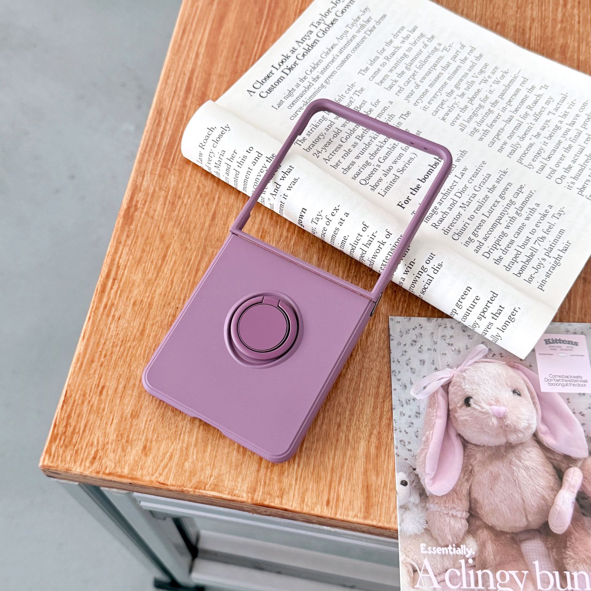 Compatible with Samsung Z Flip 7/6/5 phone cases, TPU silicone rings, 4/3 stylish couple protective cases.