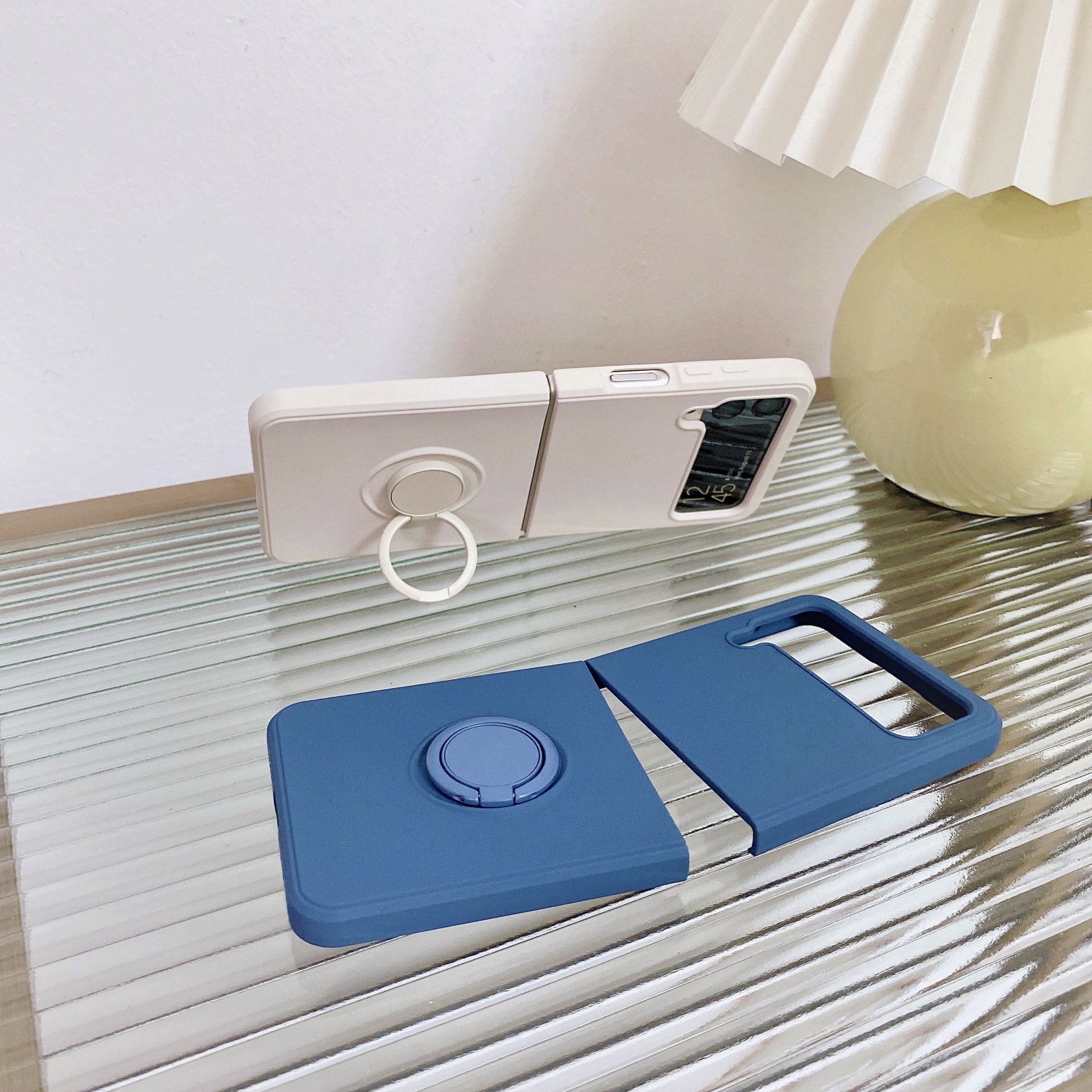 Compatible with Samsung Z Flip 7/6/5 phone cases, TPU silicone rings, 4/3 stylish couple protective cases.