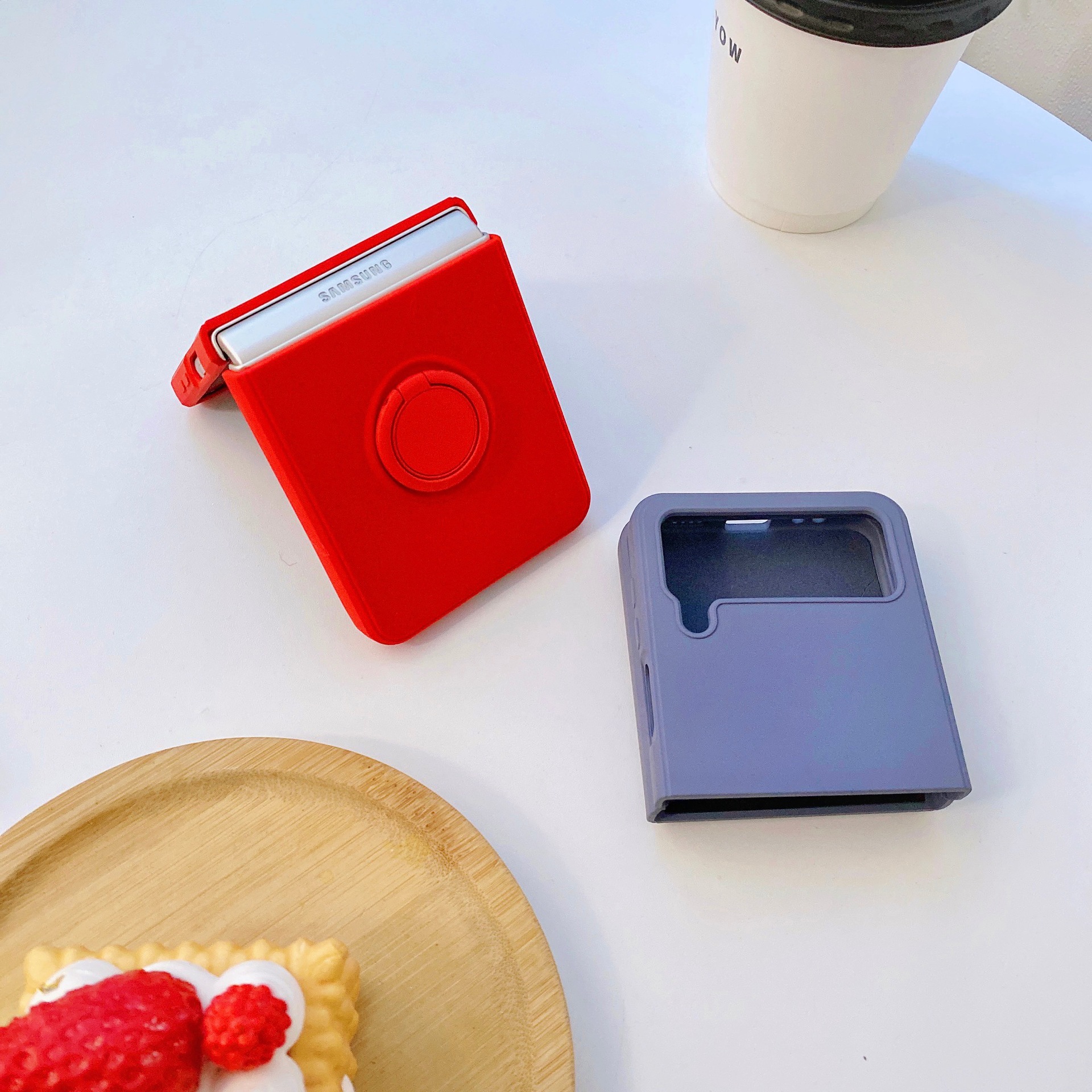 Compatible with Samsung Z Flip 7/6/5 phone cases, TPU silicone rings, 4/3 stylish couple protective cases.