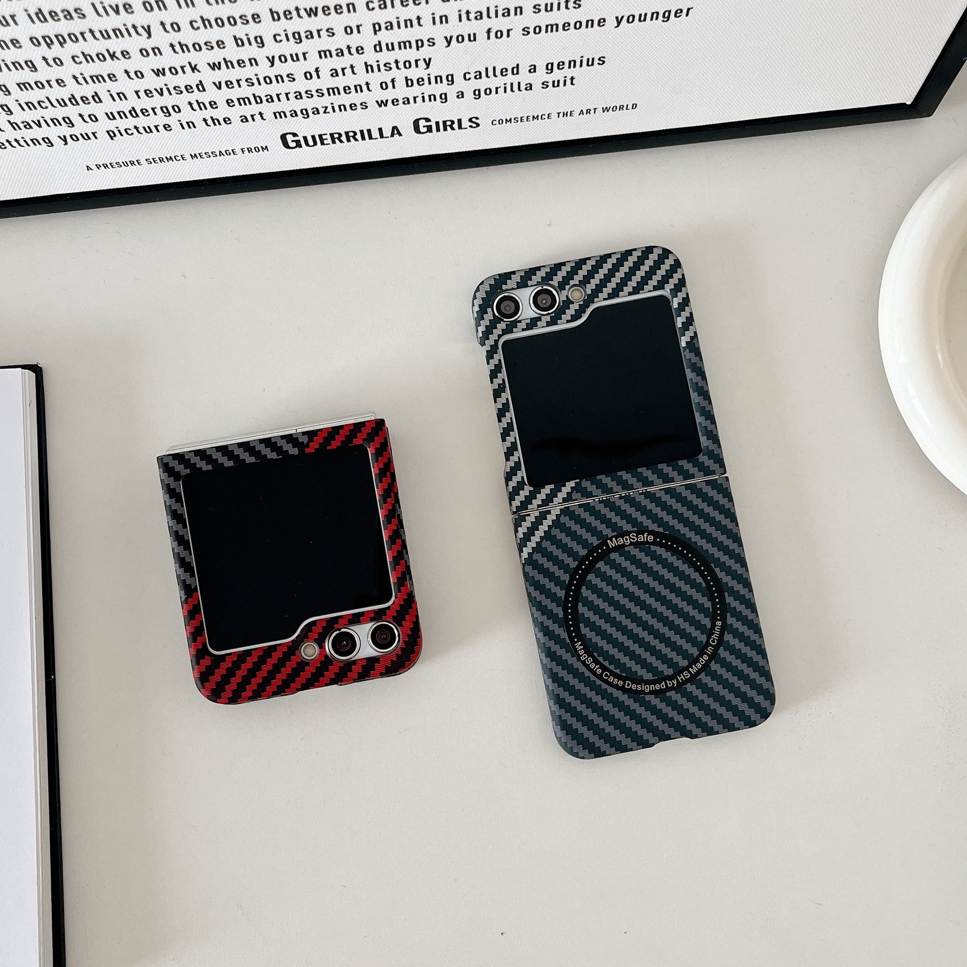 Compatible with Samsung Z Flip 7/6/5 phone cases, 4/3 carbon fiber magnetic wireless charging ultra-thin drop-proof protective cases.