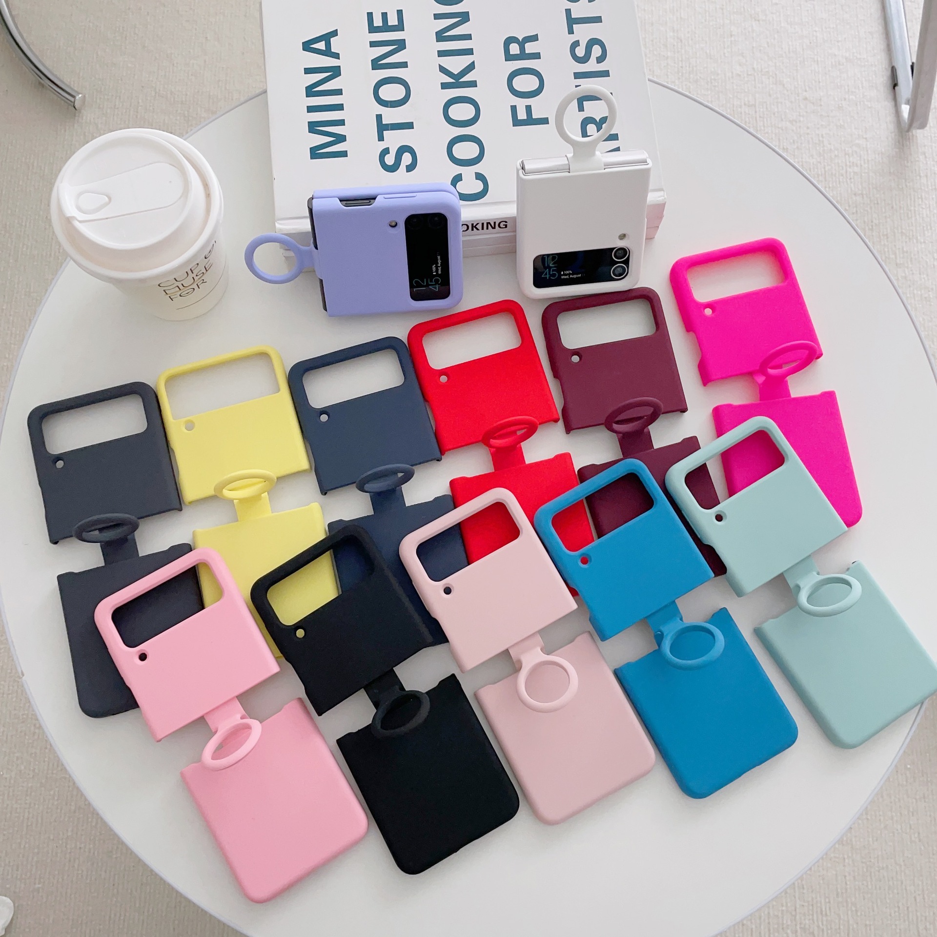 Compatible with Samsung Z Flip4/3 and Flip7/6/5 phones, liquid silicone soft case, foldable screen shockproof protective case