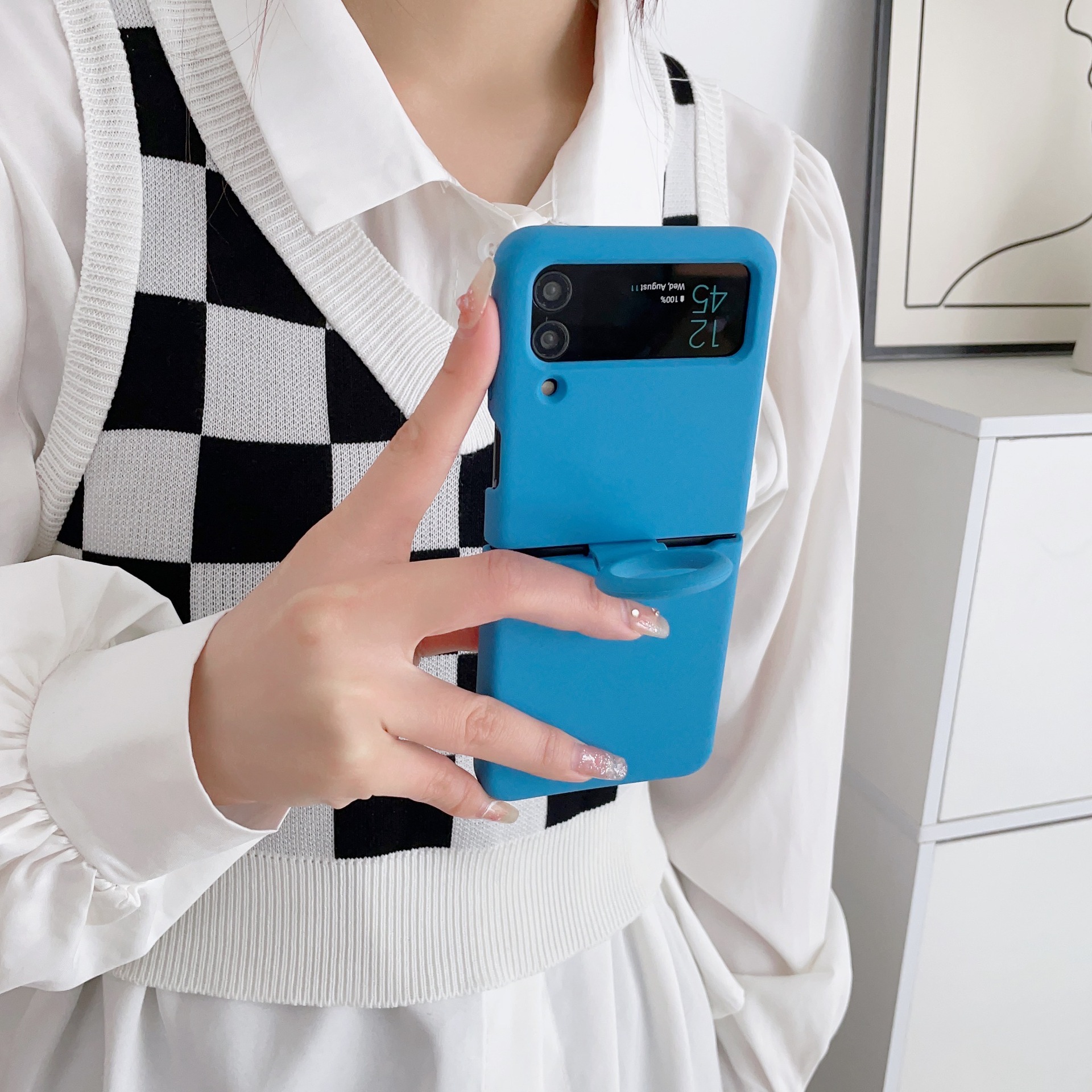 Compatible with Samsung Z Flip4/3 and Flip7/6/5 phones, liquid silicone soft case, foldable screen shockproof protective case