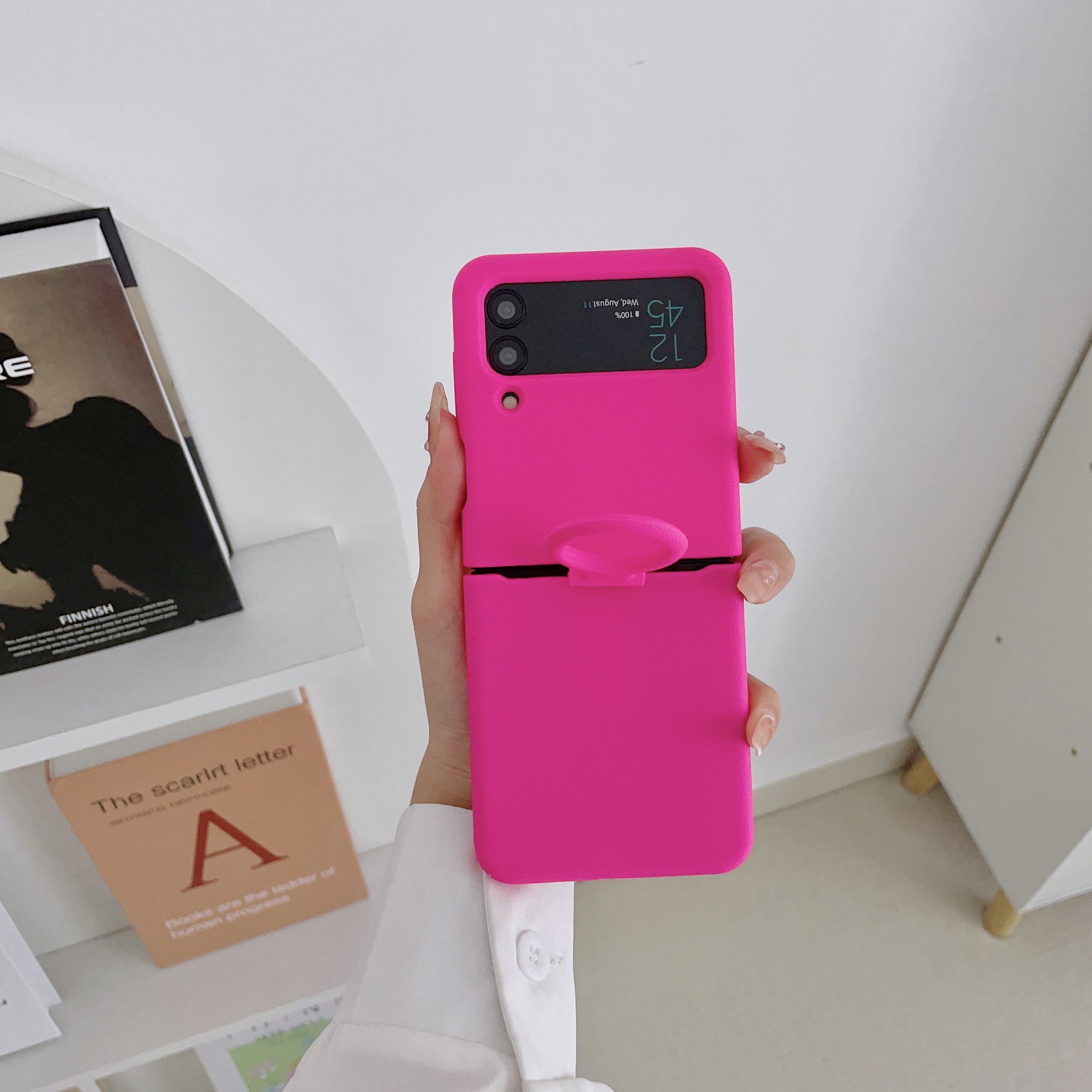 Compatible with Samsung Z Flip4/3 and Flip7/6/5 phones, liquid silicone soft case, foldable screen shockproof protective case