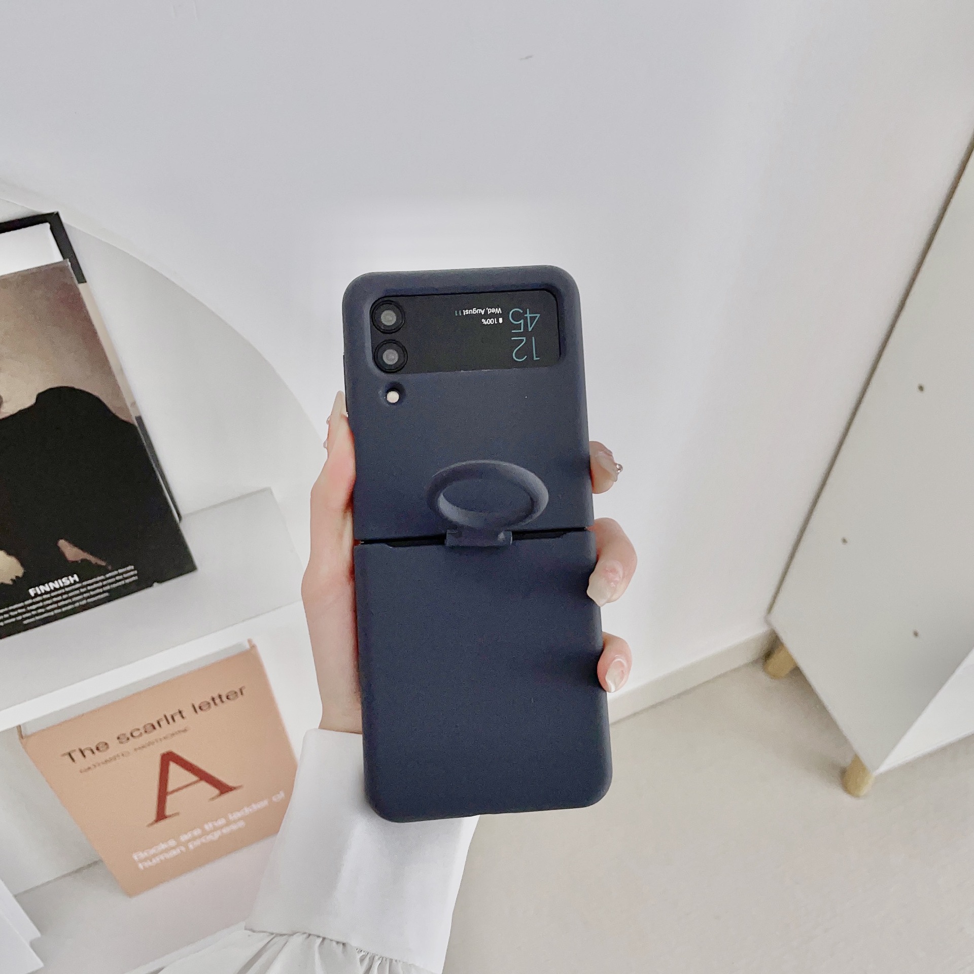 Compatible with Samsung Z Flip4/3 and Flip7/6/5 phones, liquid silicone soft case, foldable screen shockproof protective case