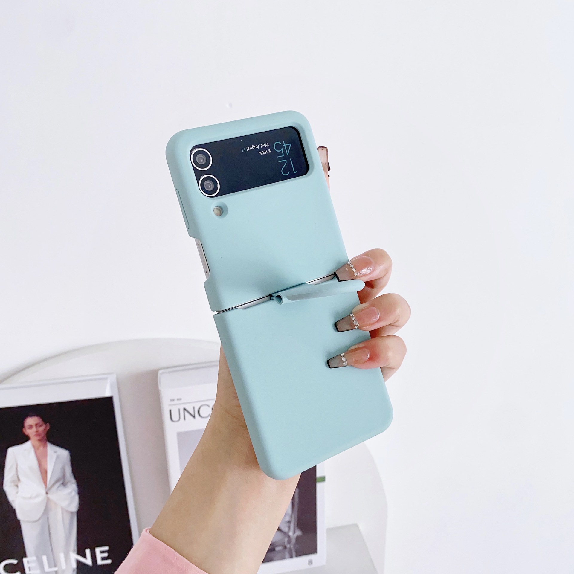 Compatible with Samsung Z Flip4/3 and Flip7/6/5 phones, liquid silicone soft case, foldable screen shockproof protective case
