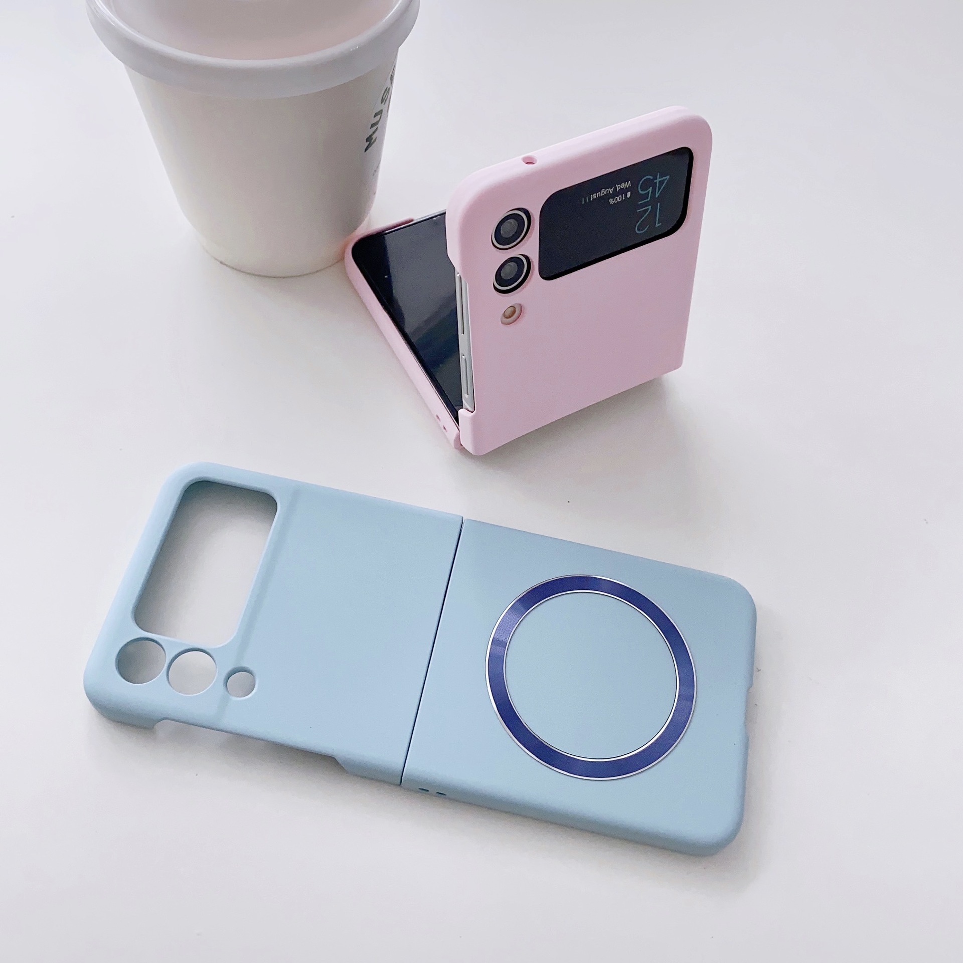 Compatible with Samsung Z Flip 7/6 phone case 5/4/3 wireless charging magnetic coil skin-feel solid color ultra-thin protective case