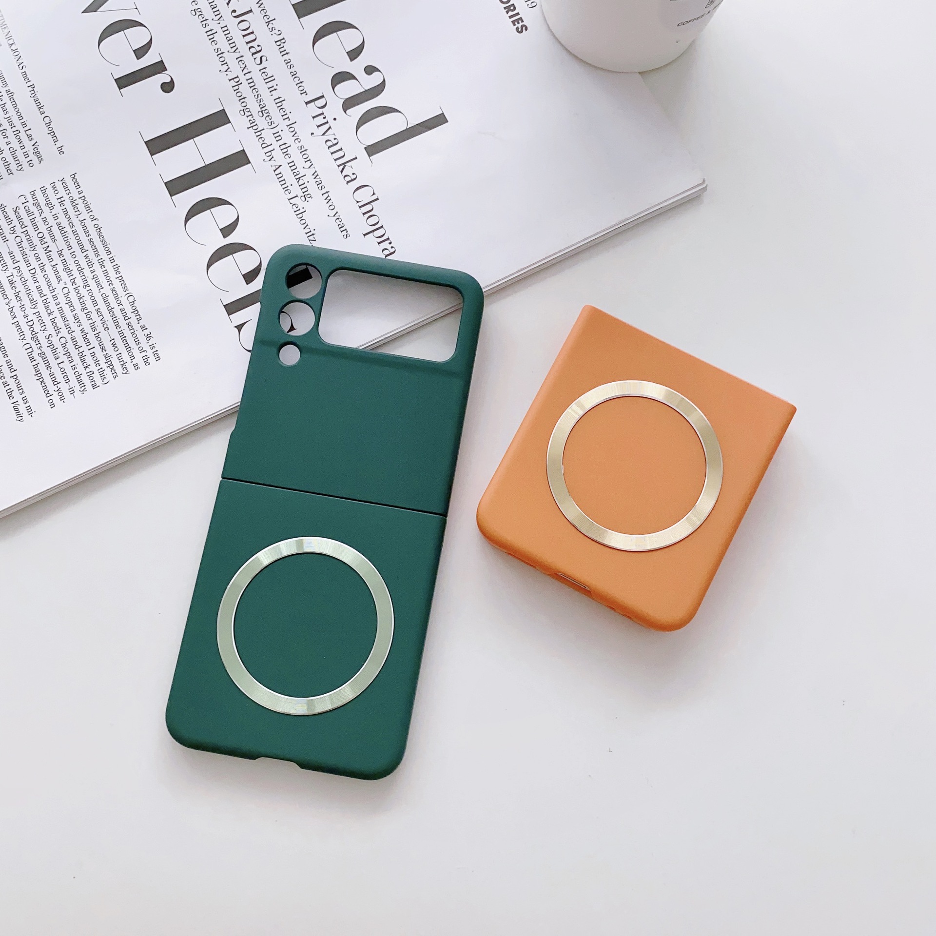 Compatible with Samsung Z Flip 7/6 phone case 5/4/3 wireless charging magnetic coil skin-feel solid color ultra-thin protective case