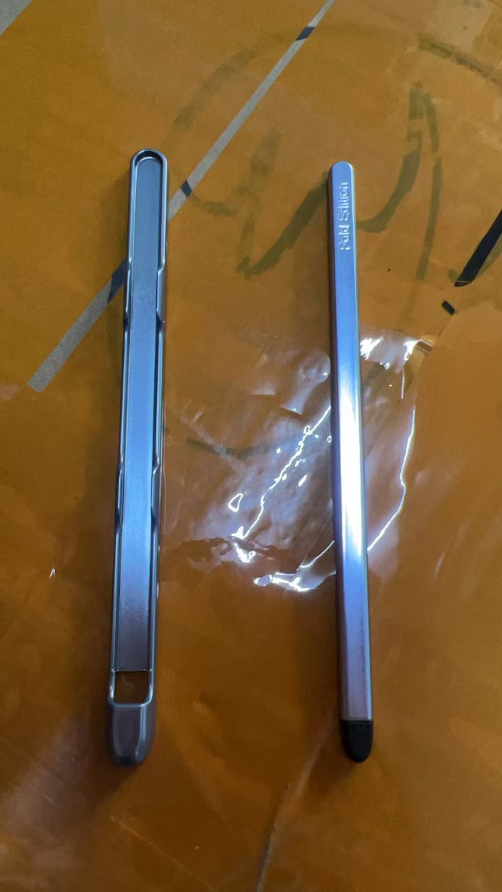 Compatible with Samsung Z Fold 6/5 stylus with 4/3-inch pen slot, silicone pen tip, and dedicated folding screen stylus.