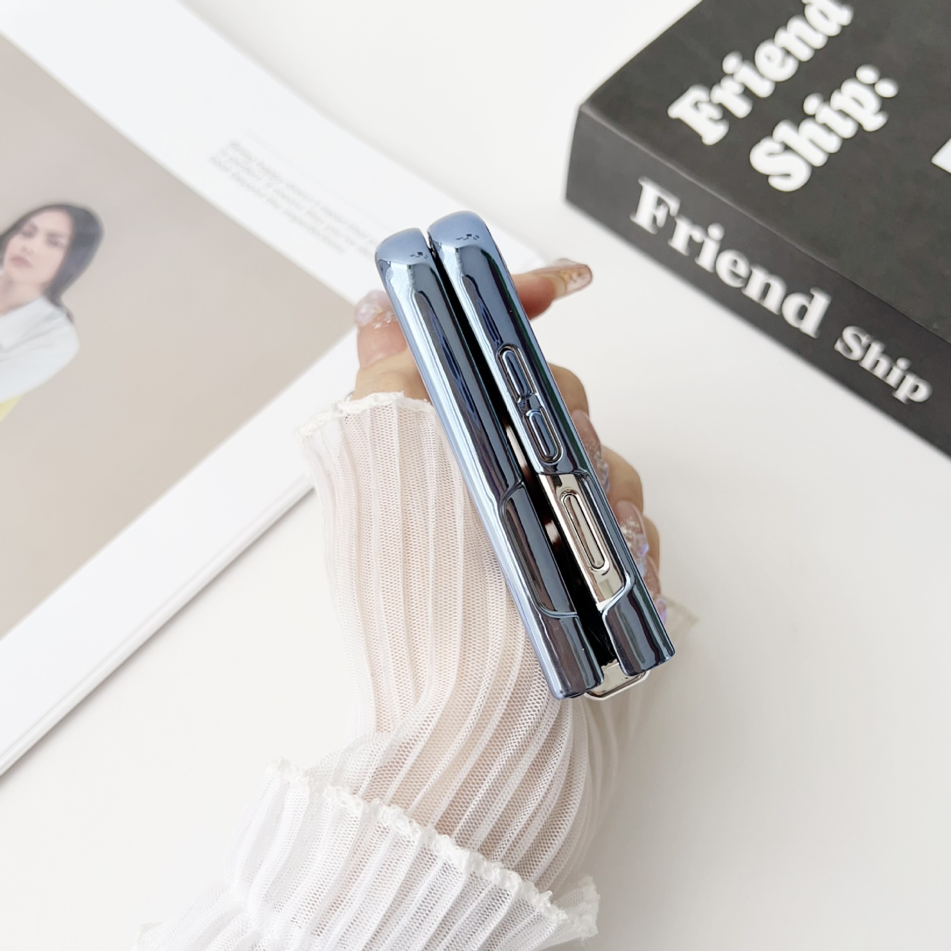 Compatible with Samsung Z Flip 8/7 phone case, electroplated transparent 6/5mm magnetic wireless charging 4/3mm drop-proof protective case