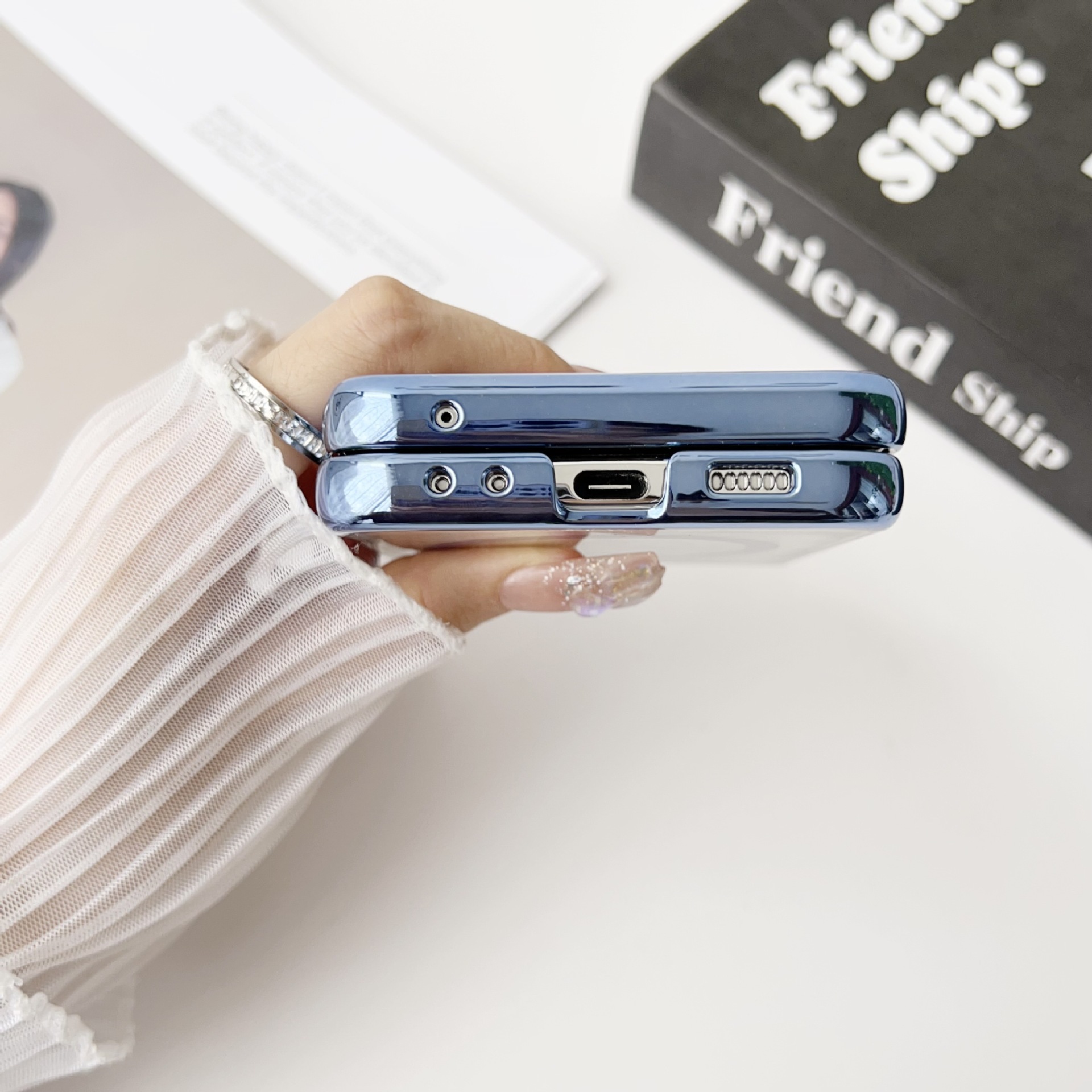 Compatible with Samsung Z Flip 8/7 phone case, electroplated transparent 6/5mm magnetic wireless charging 4/3mm drop-proof protective case