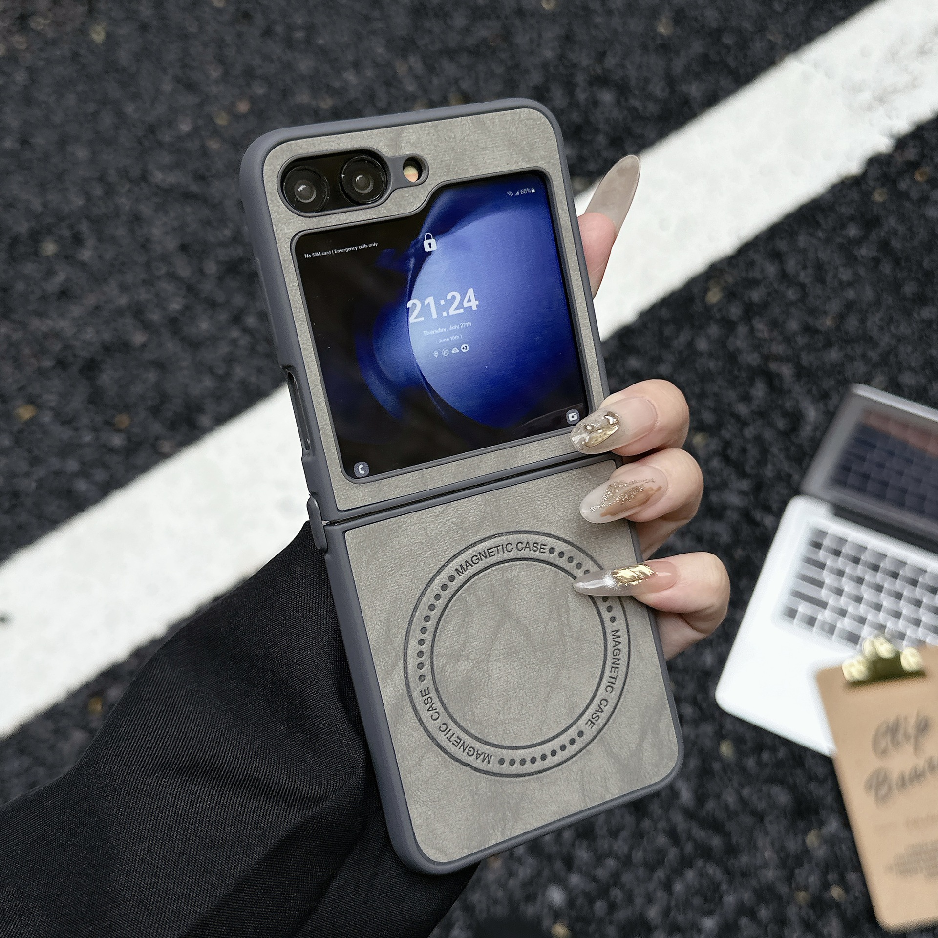 Compatible with Samsung Z Flip 7/6/5 phone case, 4/3 inches, built-in wireless charging, magnetic closure, sheepskin folding screen protective case.