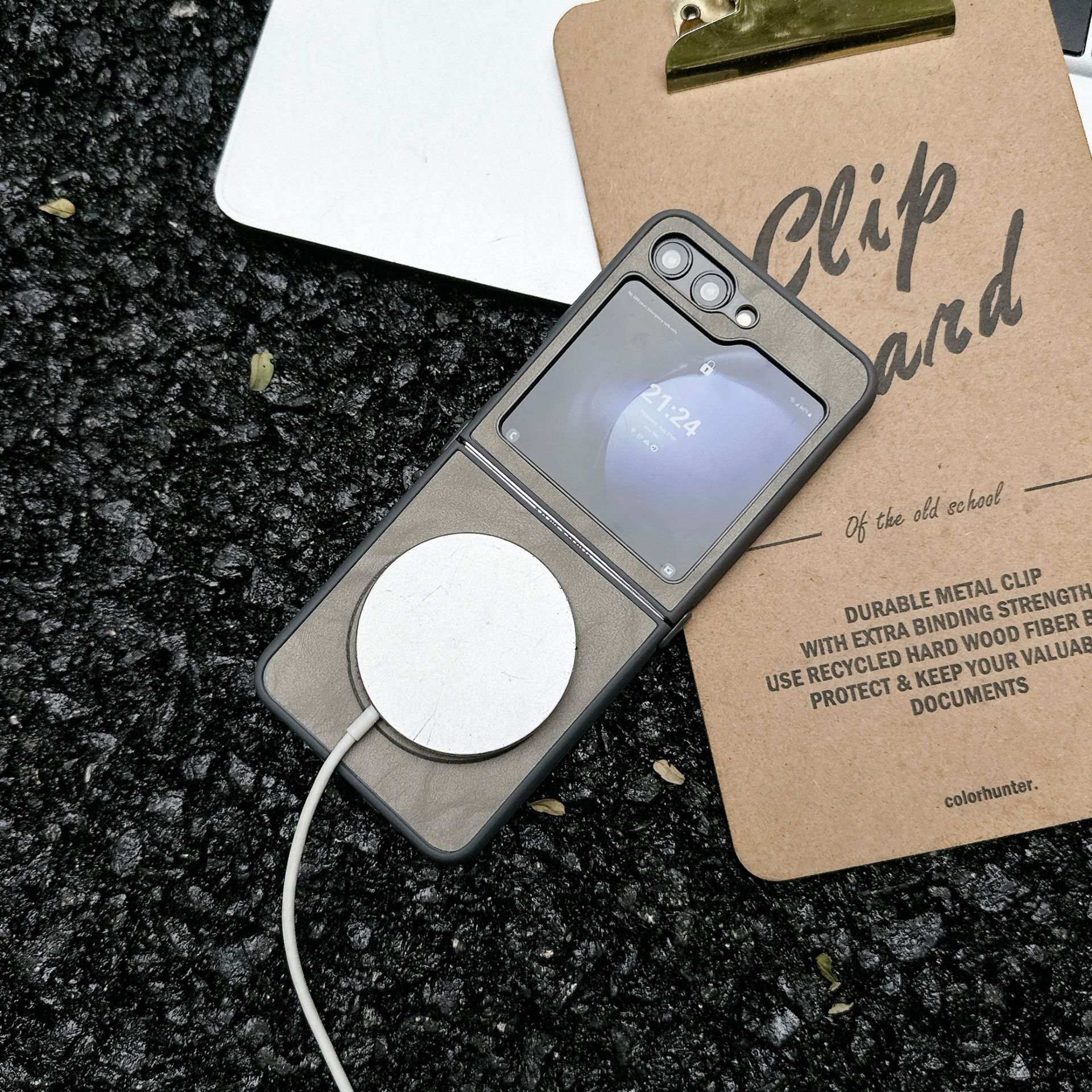 Compatible with Samsung Z Flip 7/6/5 phone case, 4/3 inches, built-in wireless charging, magnetic closure, sheepskin folding screen protective case.