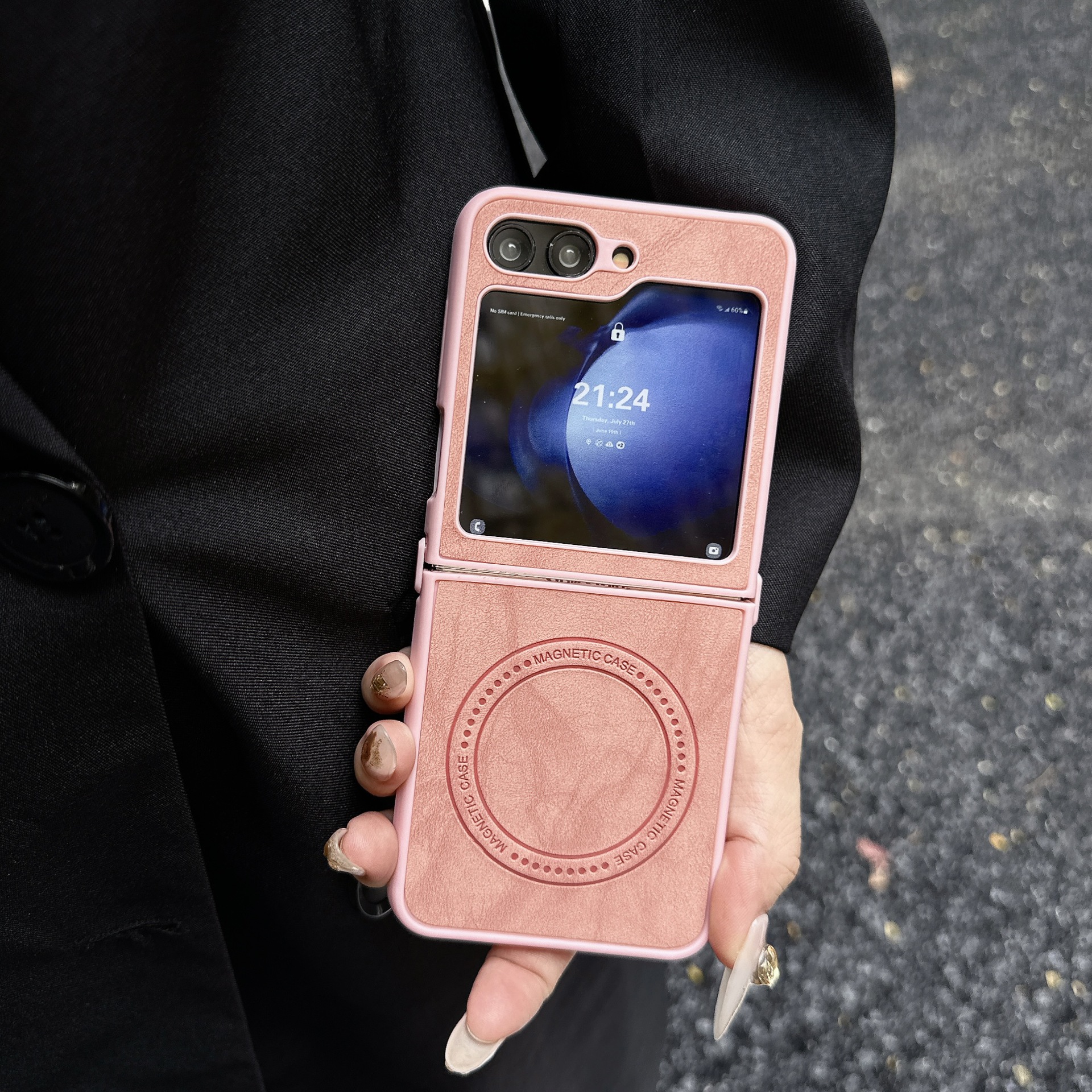 Compatible with Samsung Z Flip 7/6/5 phone case, 4/3 inches, built-in wireless charging, magnetic closure, sheepskin folding screen protective case.