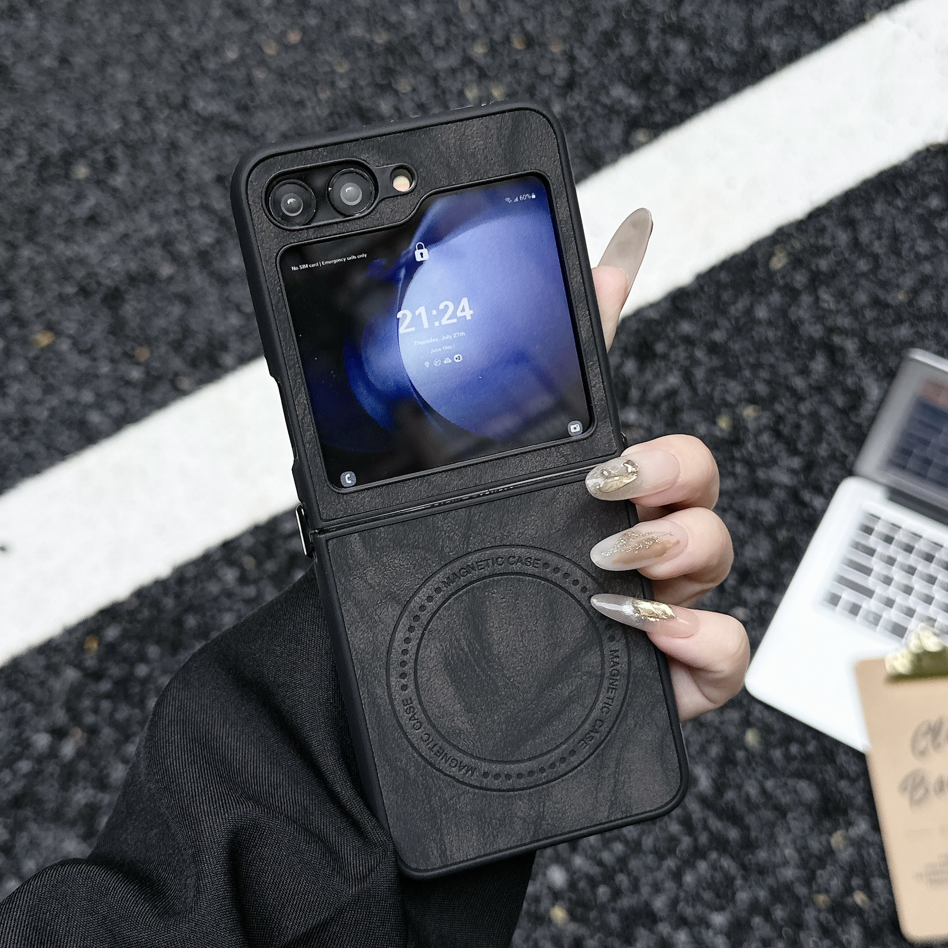 Compatible with Samsung Z Flip 7/6/5 phone case, 4/3 inches, built-in wireless charging, magnetic closure, sheepskin folding screen protective case.