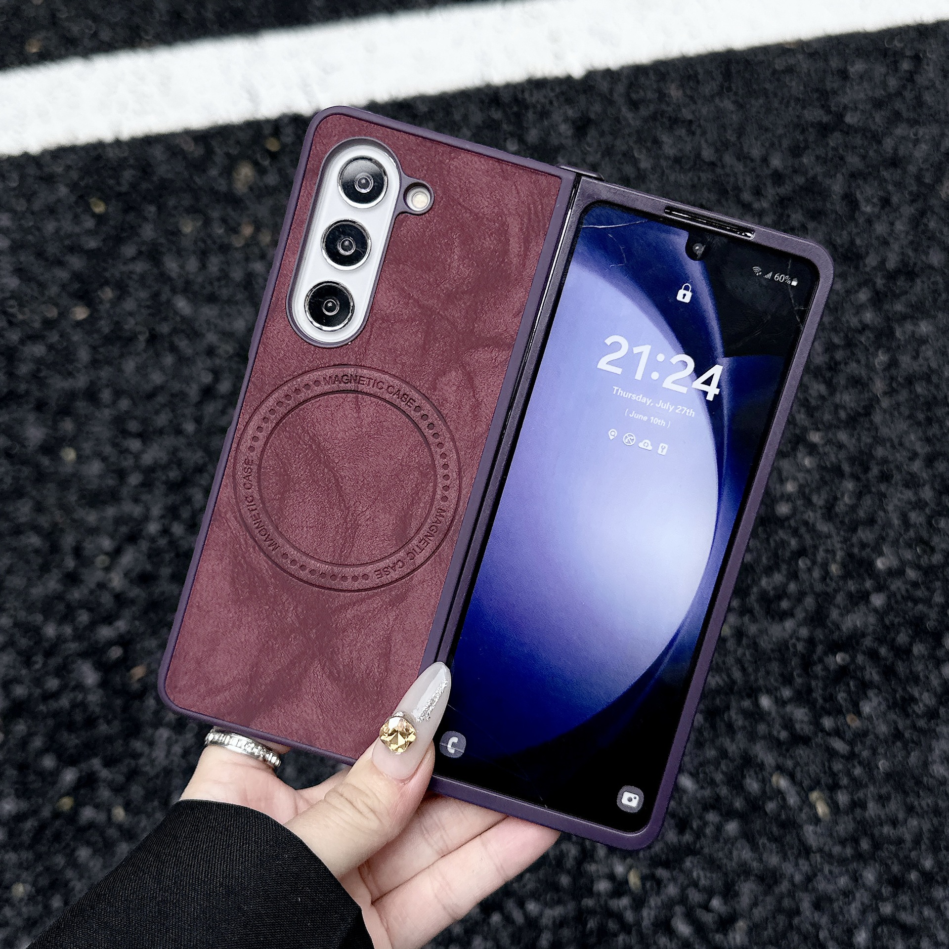 Compatible with Samsung Z Flip 7/6/5 phone case, 4/3 inches, built-in wireless charging, magnetic closure, sheepskin folding screen protective case.