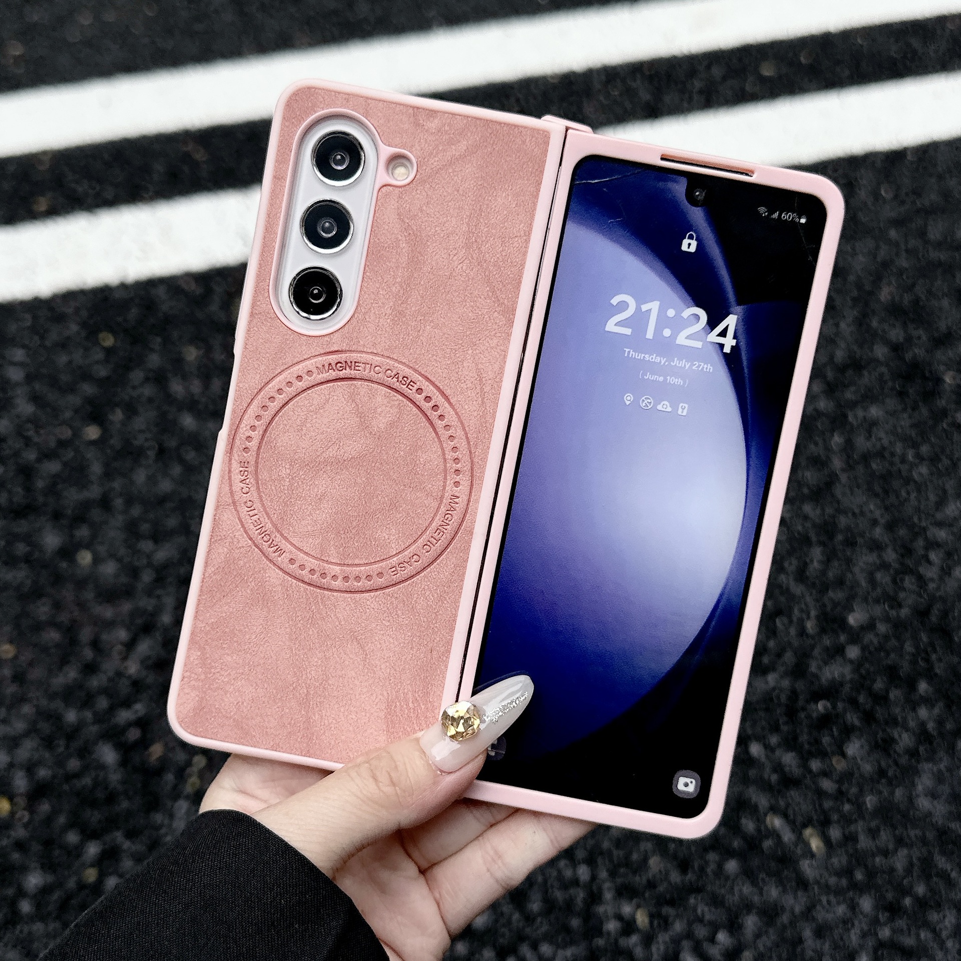 Compatible with Samsung Z Flip 7/6/5 phone case, 4/3 inches, built-in wireless charging, magnetic closure, sheepskin folding screen protective case.