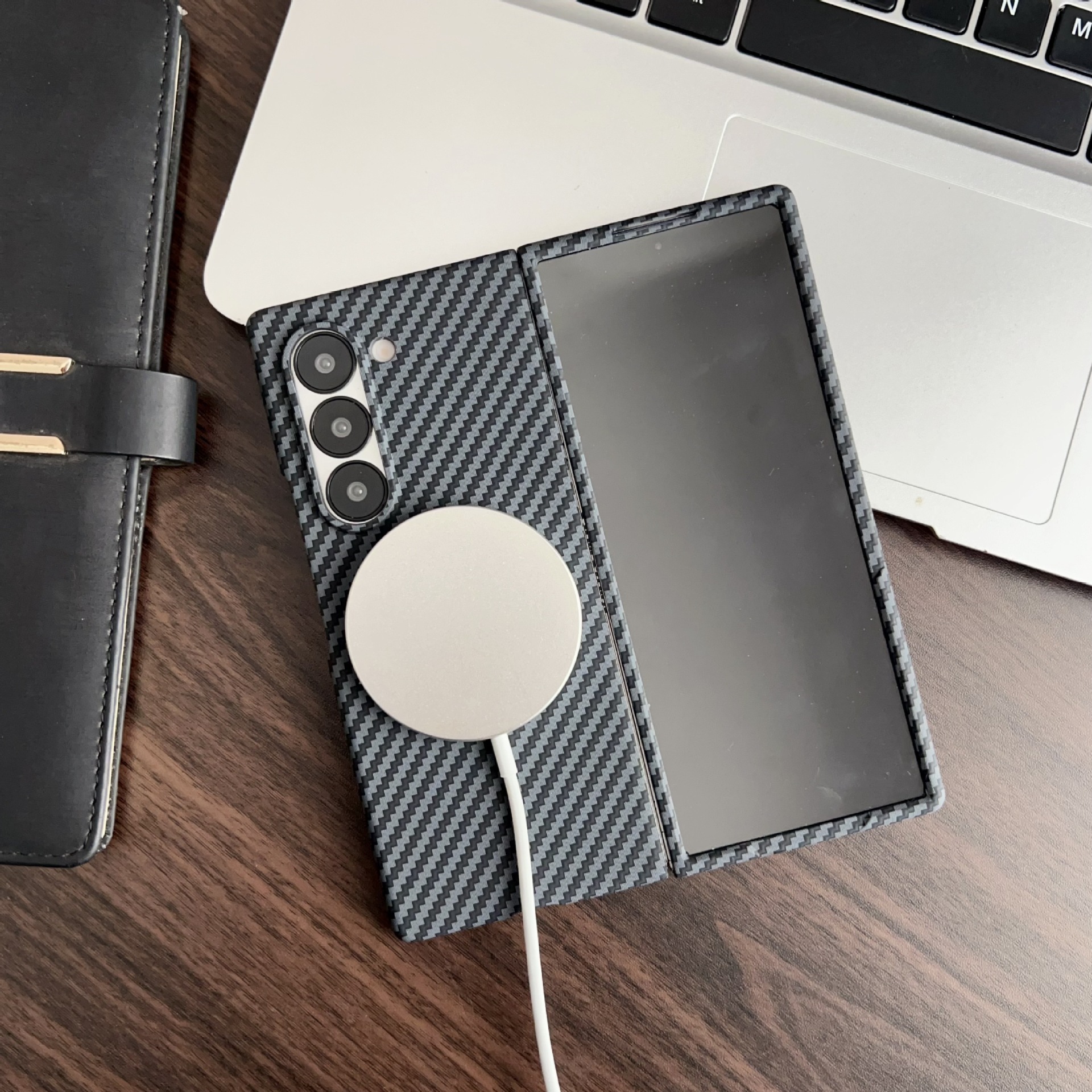 Compatible with Samsung Z Fold8/7/6 phone case, 5/4 built-in magnetic case film, Flip7/8 carbon fiber textured protective case.