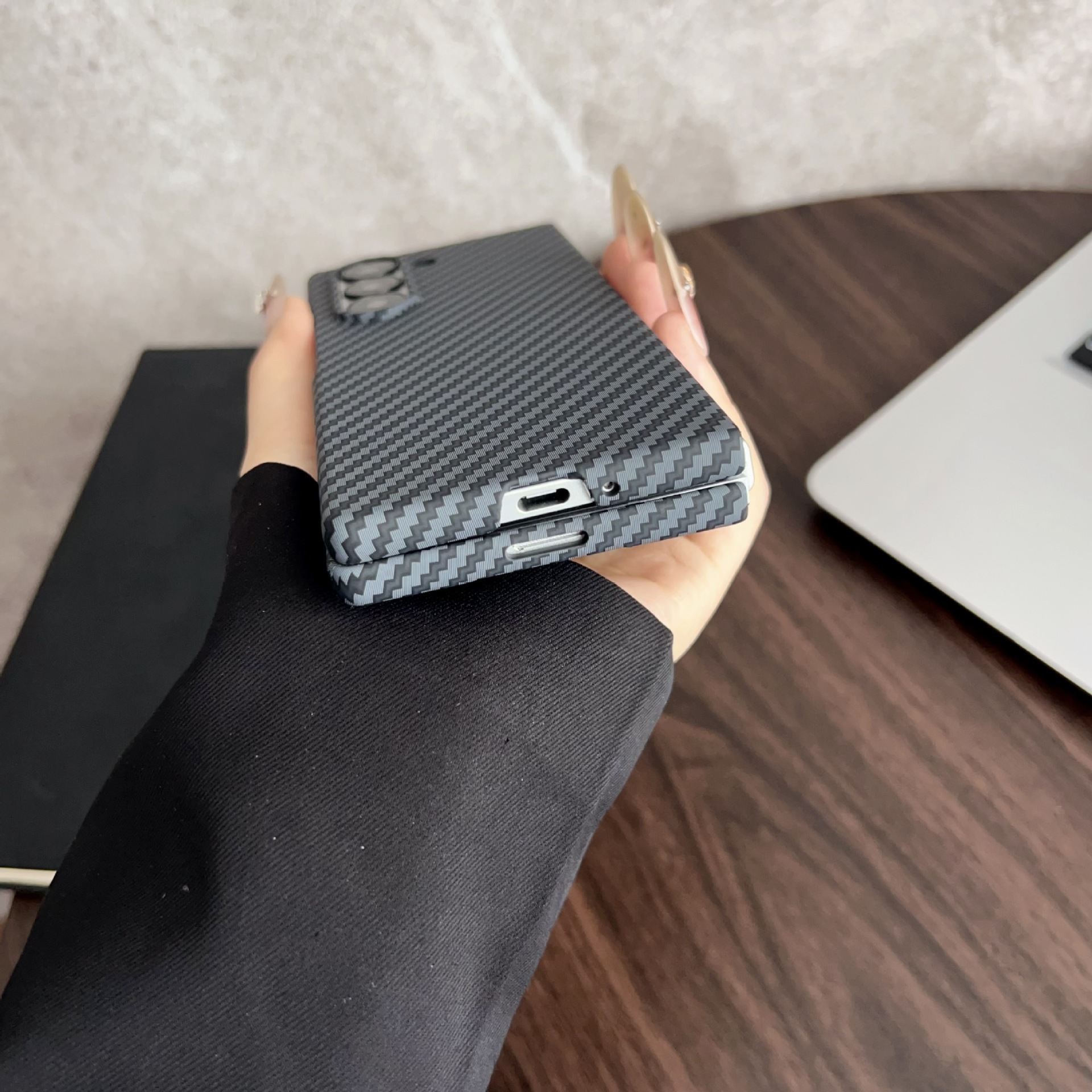 Compatible with Samsung Z Fold8/7/6 phone case, 5/4 built-in magnetic case film, Flip7/8 carbon fiber textured protective case.