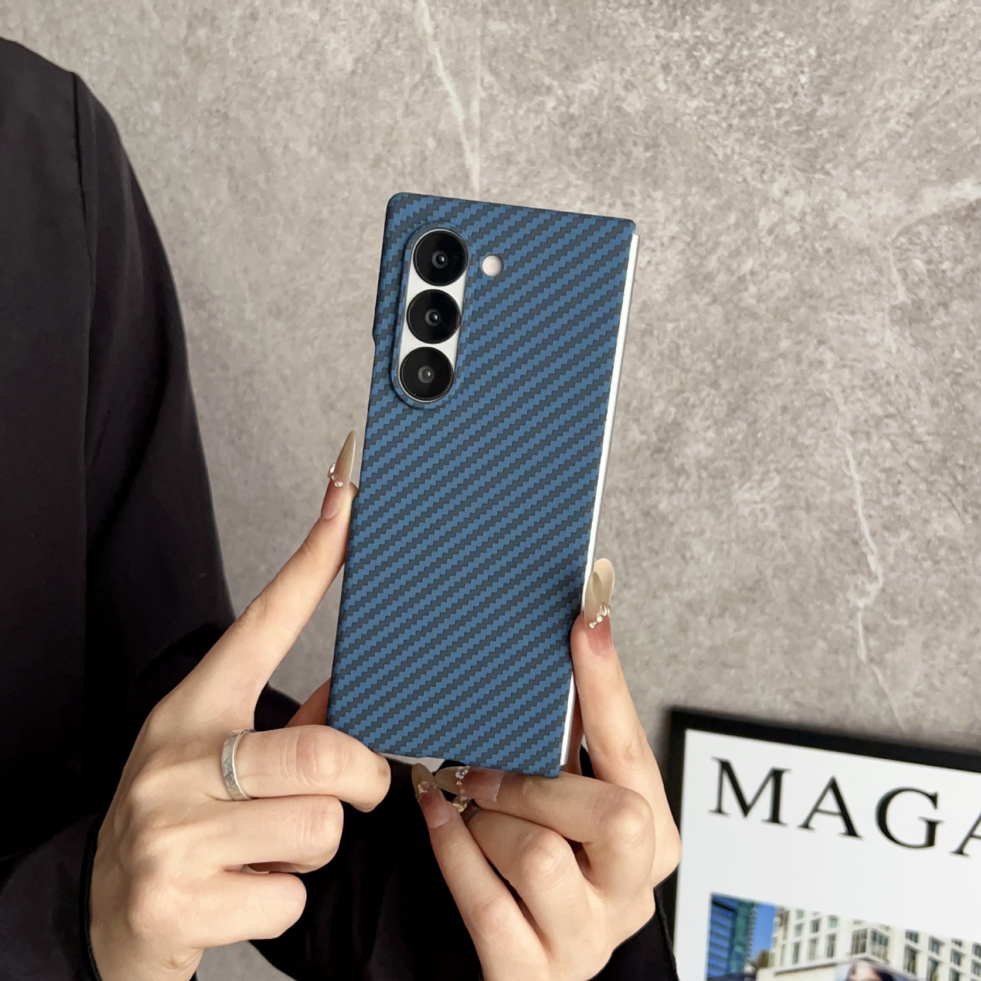 Compatible with Samsung Z Fold8/7/6 phone case, 5/4 built-in magnetic case film, Flip7/8 carbon fiber textured protective case.