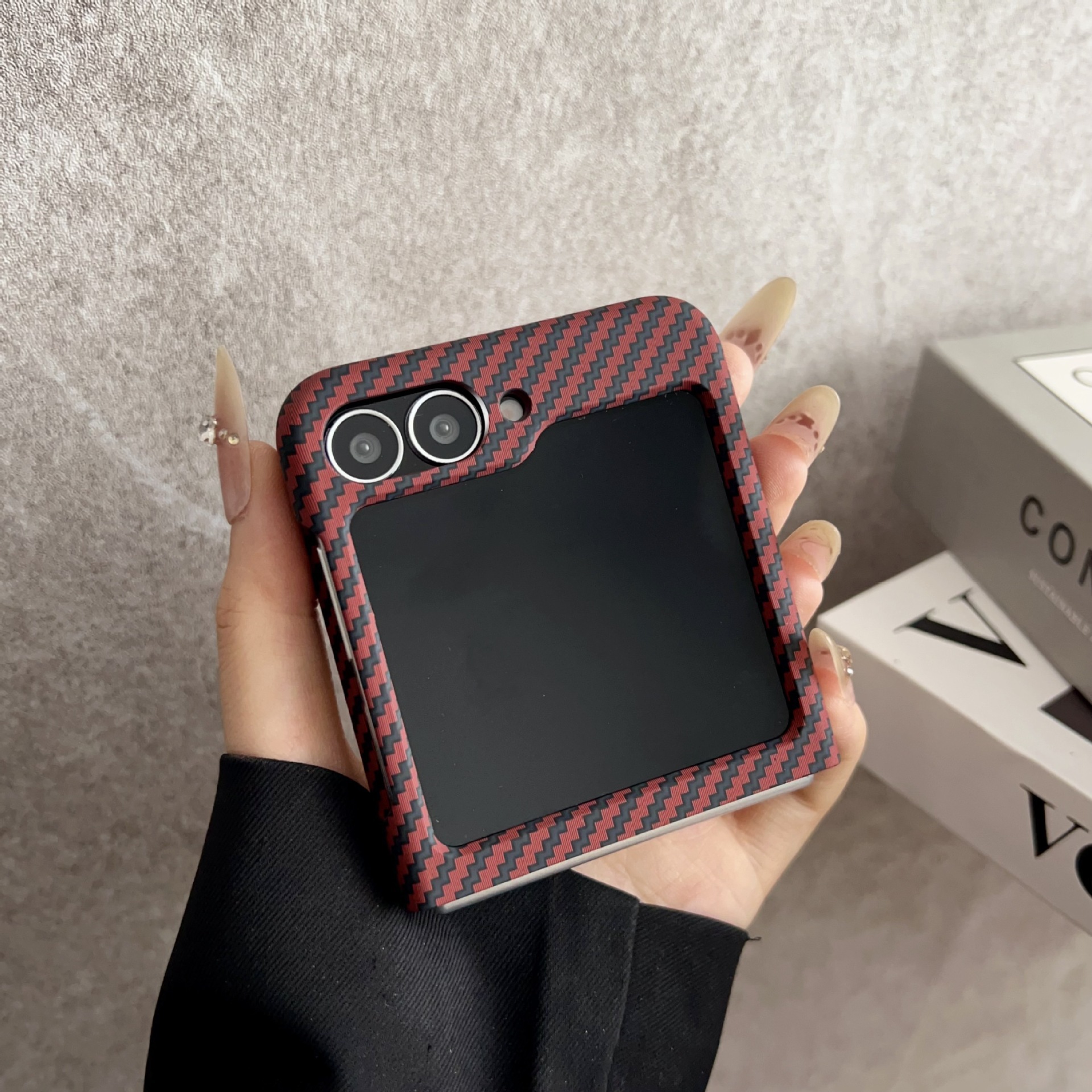 Compatible with Samsung Z Fold8/7/6 phone case, 5/4 built-in magnetic case film, Flip7/8 carbon fiber textured protective case.