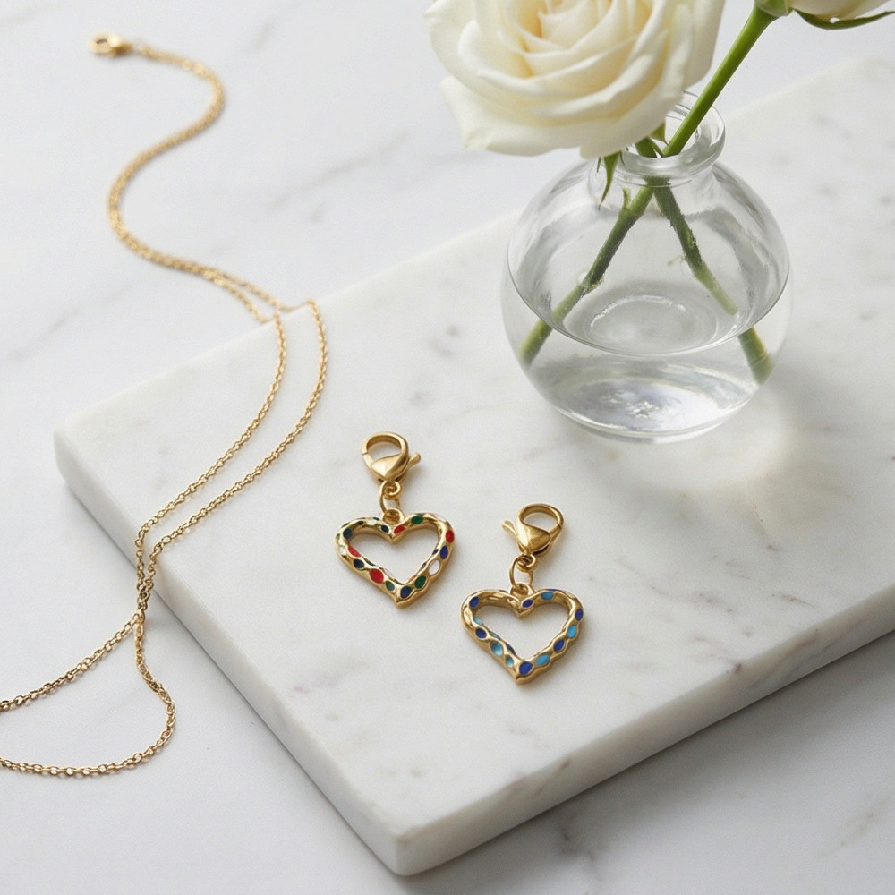 Heart-shaped lobster clasp pendant, DIY shoe pendant, bracelet, necklace, multi-functional accessory.